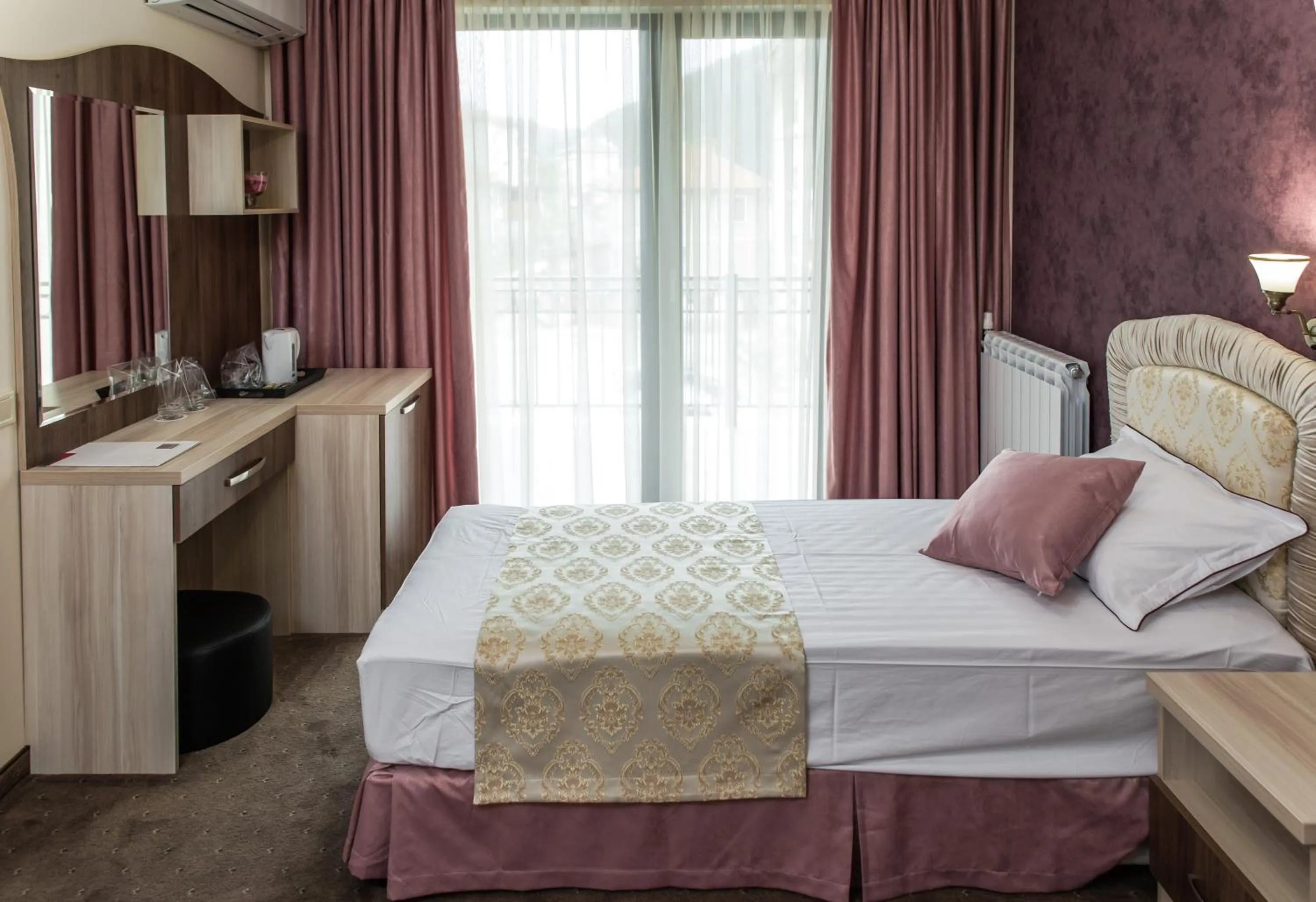 Balcony/Terrace, Bed in Emmar Zlatograd