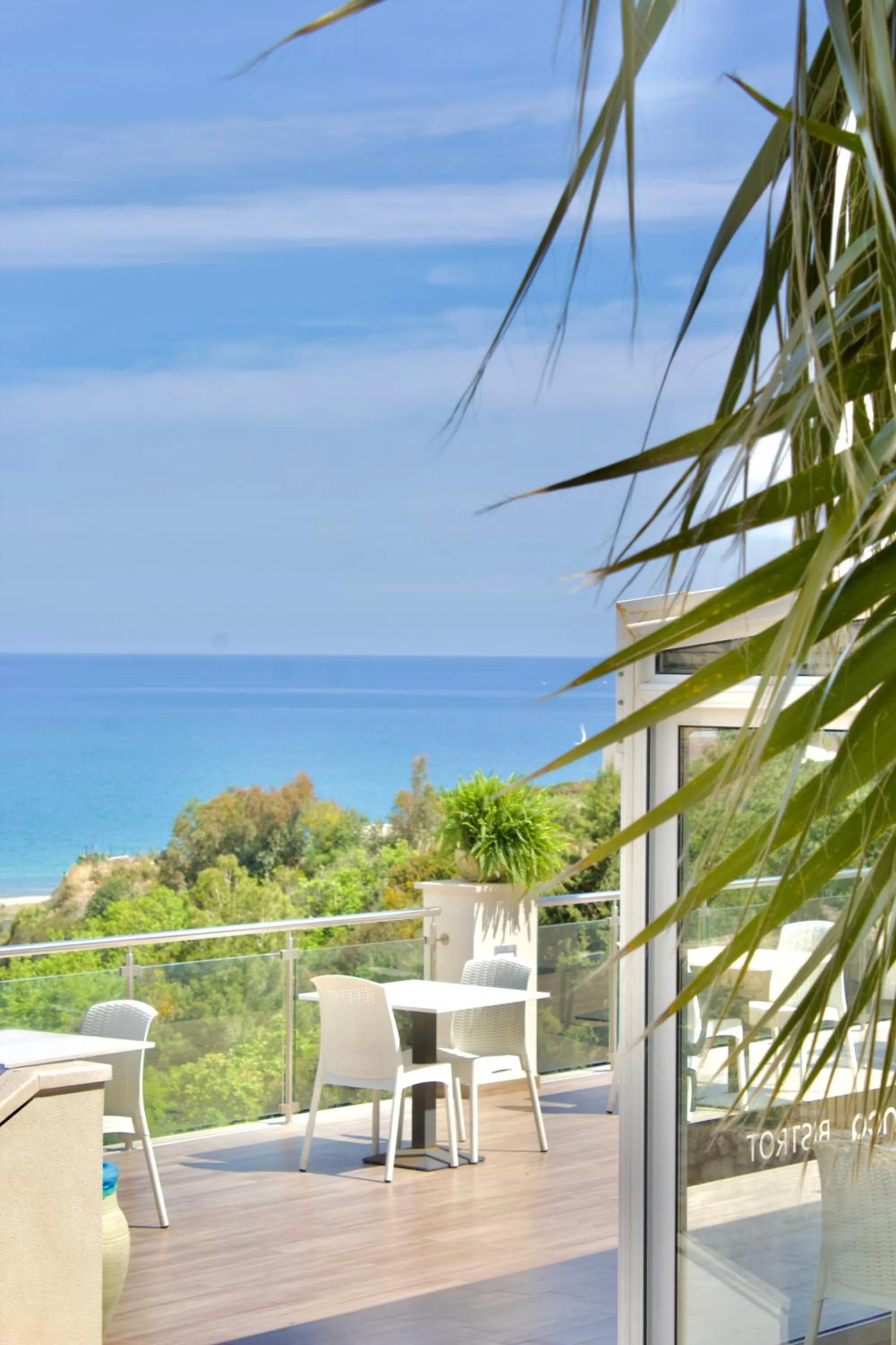 Restaurant/places to eat in La Blanca Resort & Spa