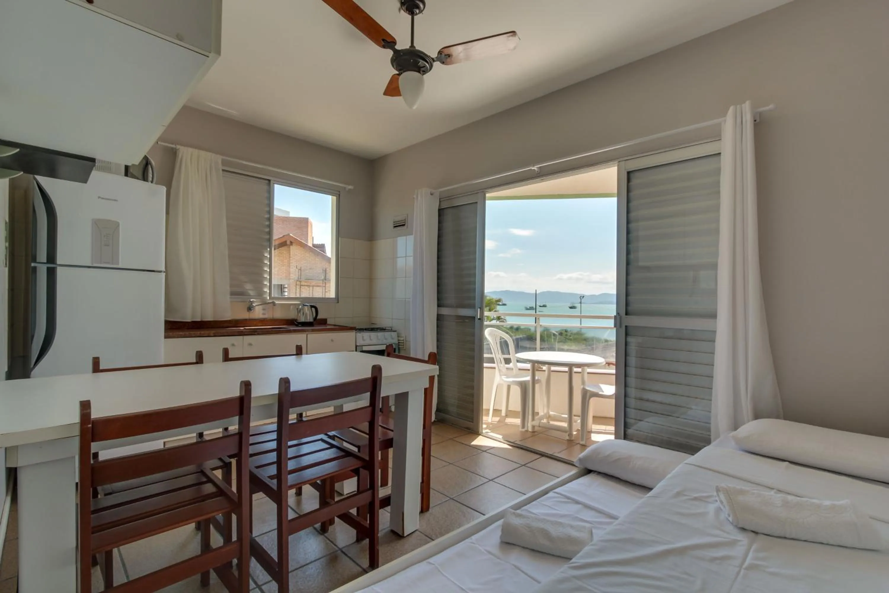 Balcony/Terrace, Bed in Imigrantes Apart Hotel