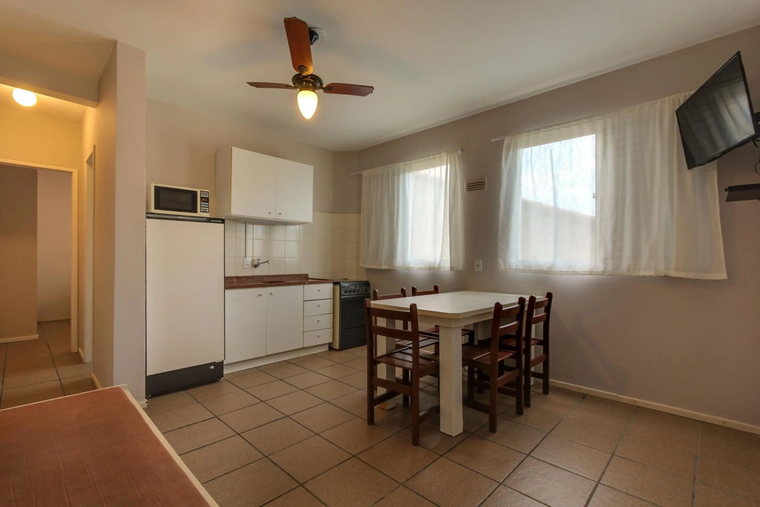 Kitchen or kitchenette in Imigrantes Apart Hotel