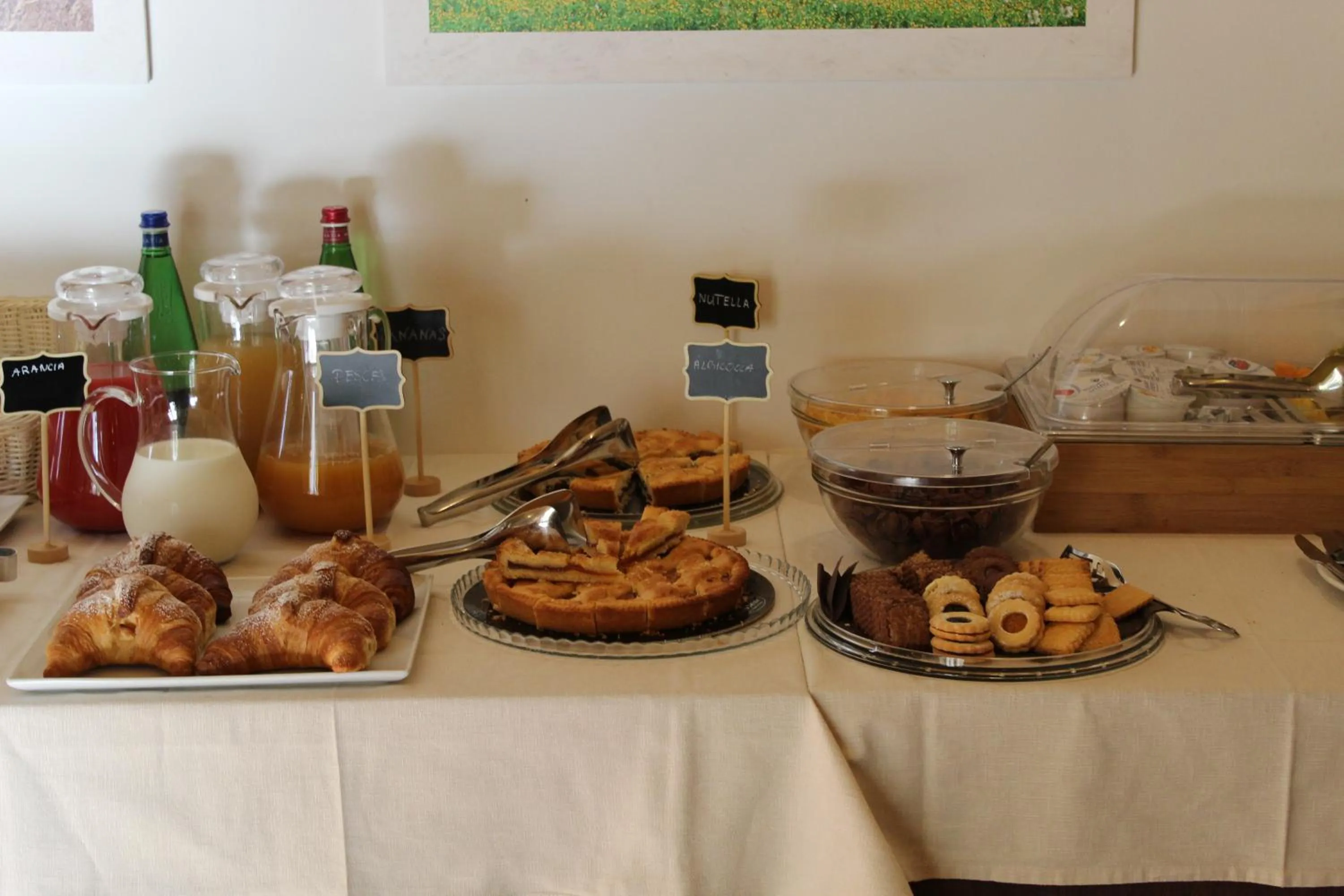 Buffet breakfast in Masseria Relais Santa Teresa