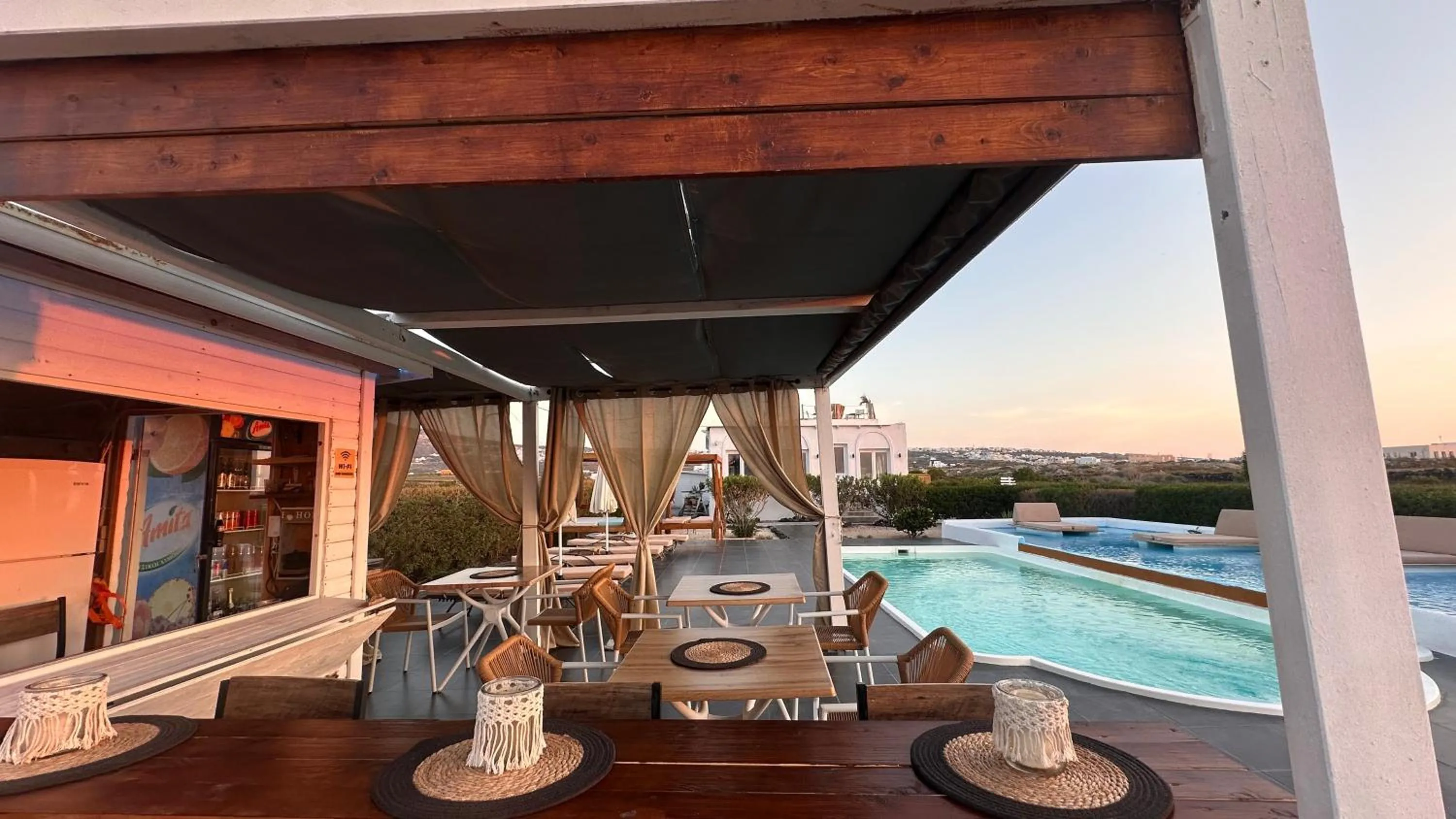 Restaurant/places to eat in Mare Nostrum Santo