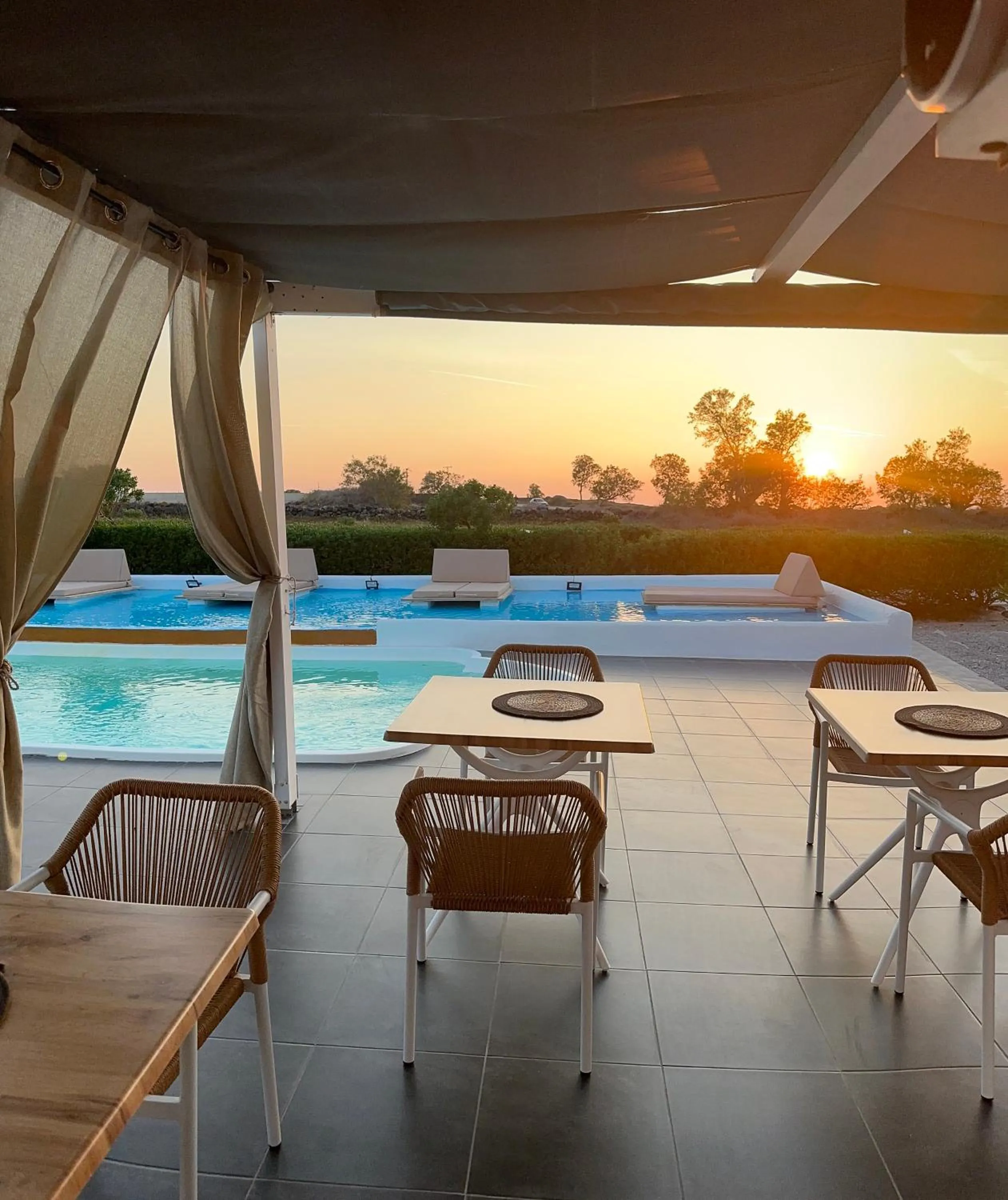 Restaurant/places to eat in Mare Nostrum Santo