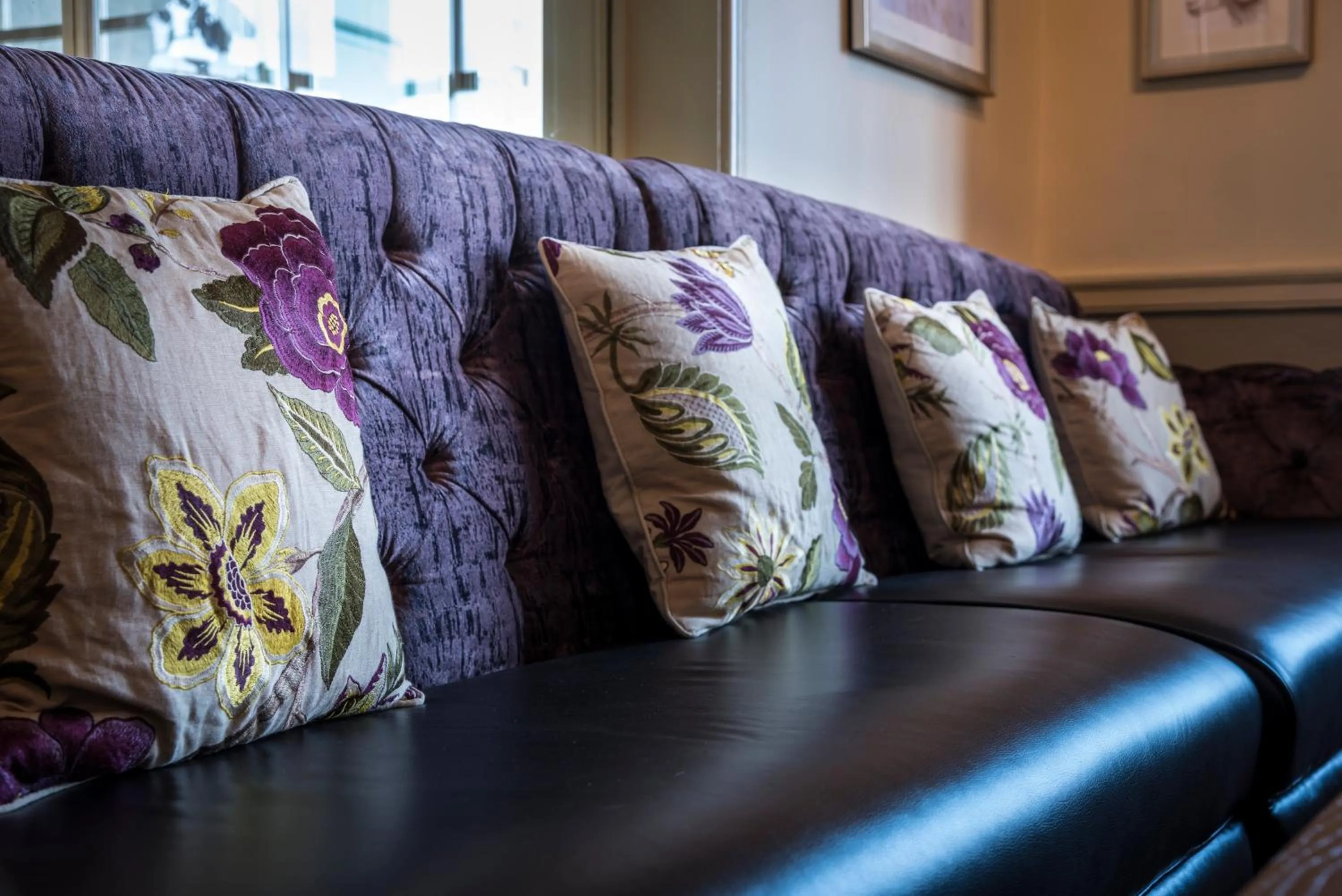 Seating area in The Golden Fleece Hotel, Thirsk, North Yorkshire - The Coaching Inn Group
