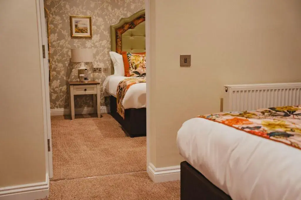 Superior Triple Room in The Golden Fleece Hotel, Thirsk, North Yorkshire - The Coaching Inn Group Superior Triple Room in The Golden Fleece Hotel, Thirsk, North Yorkshire - The Coaching Inn Group