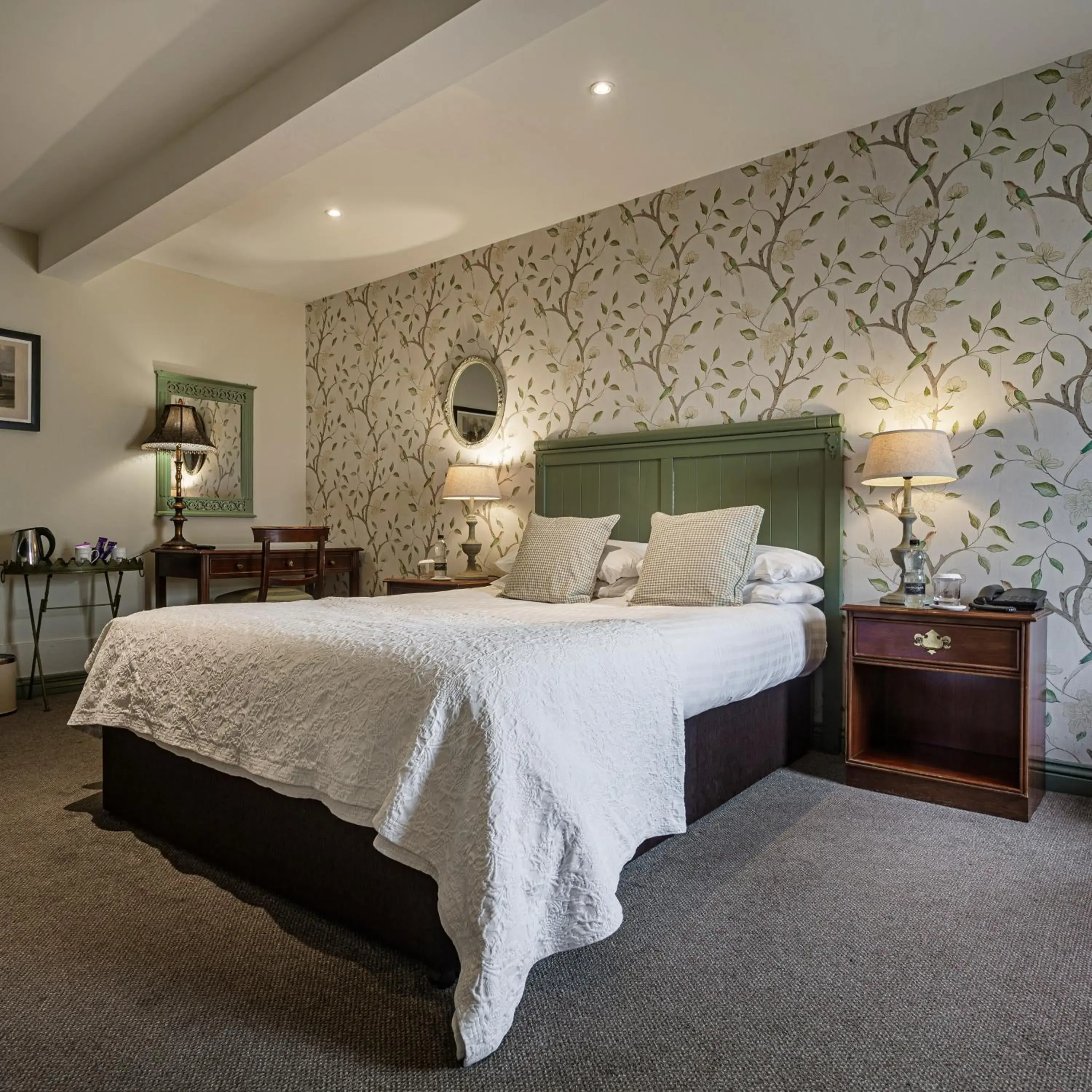 Large Double Room in The Golden Fleece Hotel, Thirsk, North Yorkshire - The Coaching Inn Group Large Double Room in The Golden Fleece Hotel, Thirsk, North Yorkshire - The Coaching Inn Group
