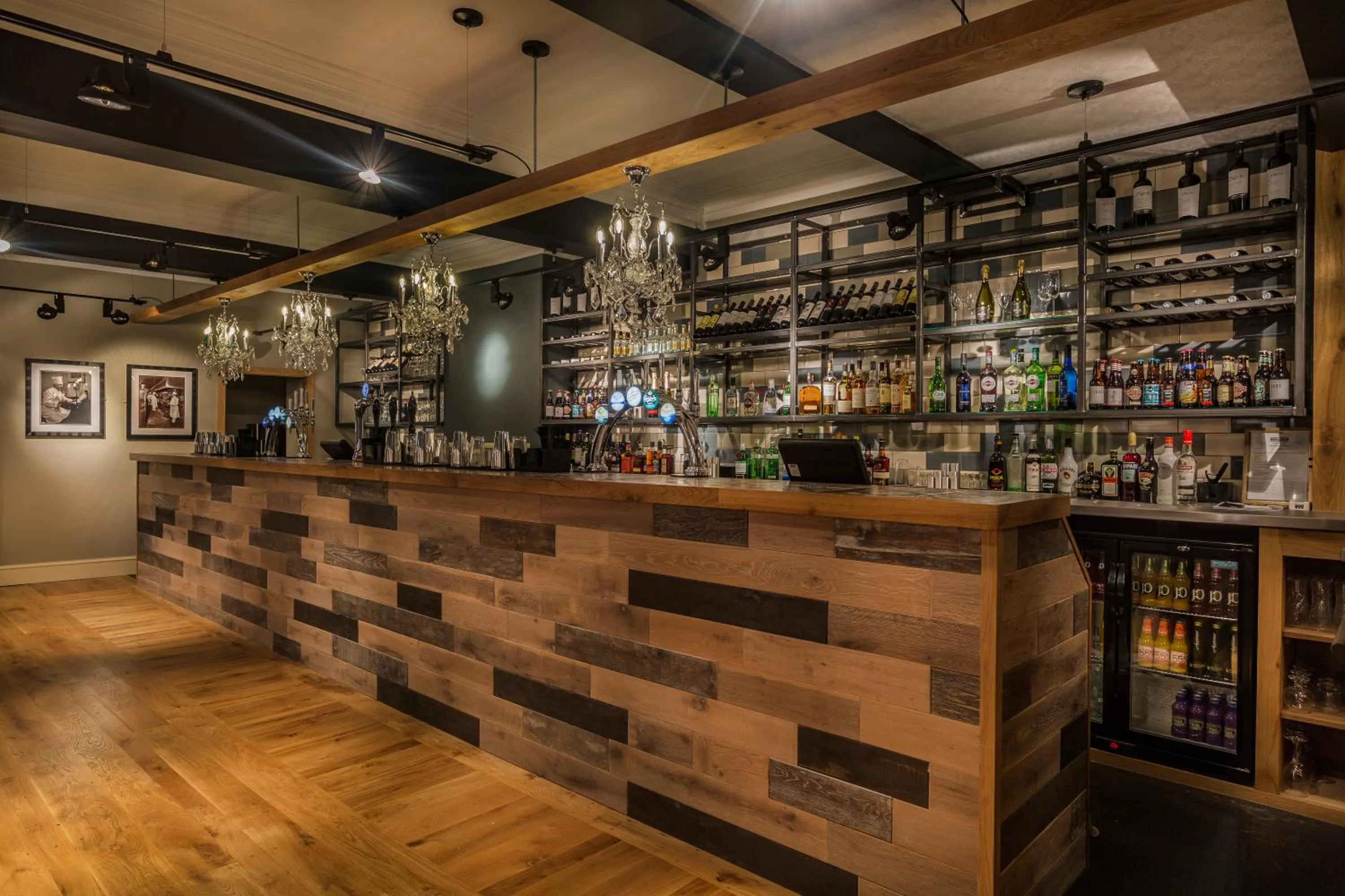 Lounge or bar in The Golden Fleece Hotel, Thirsk, North Yorkshire - The Coaching Inn Group