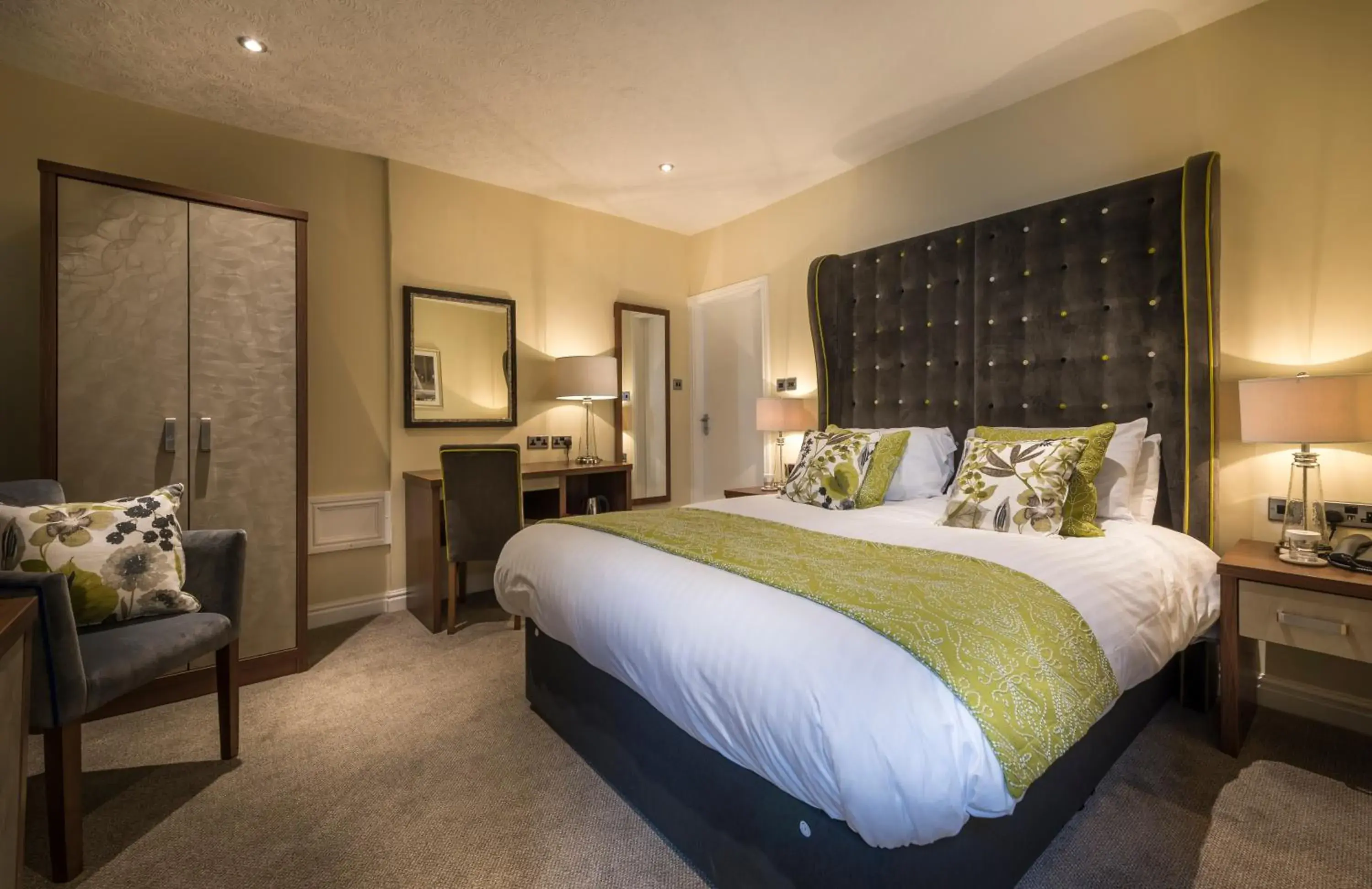 Classic Double Room in The Golden Fleece Hotel, Thirsk, North Yorkshire - The Coaching Inn Group Classic Double Room in The Golden Fleece Hotel, Thirsk, North Yorkshire - The Coaching Inn Group