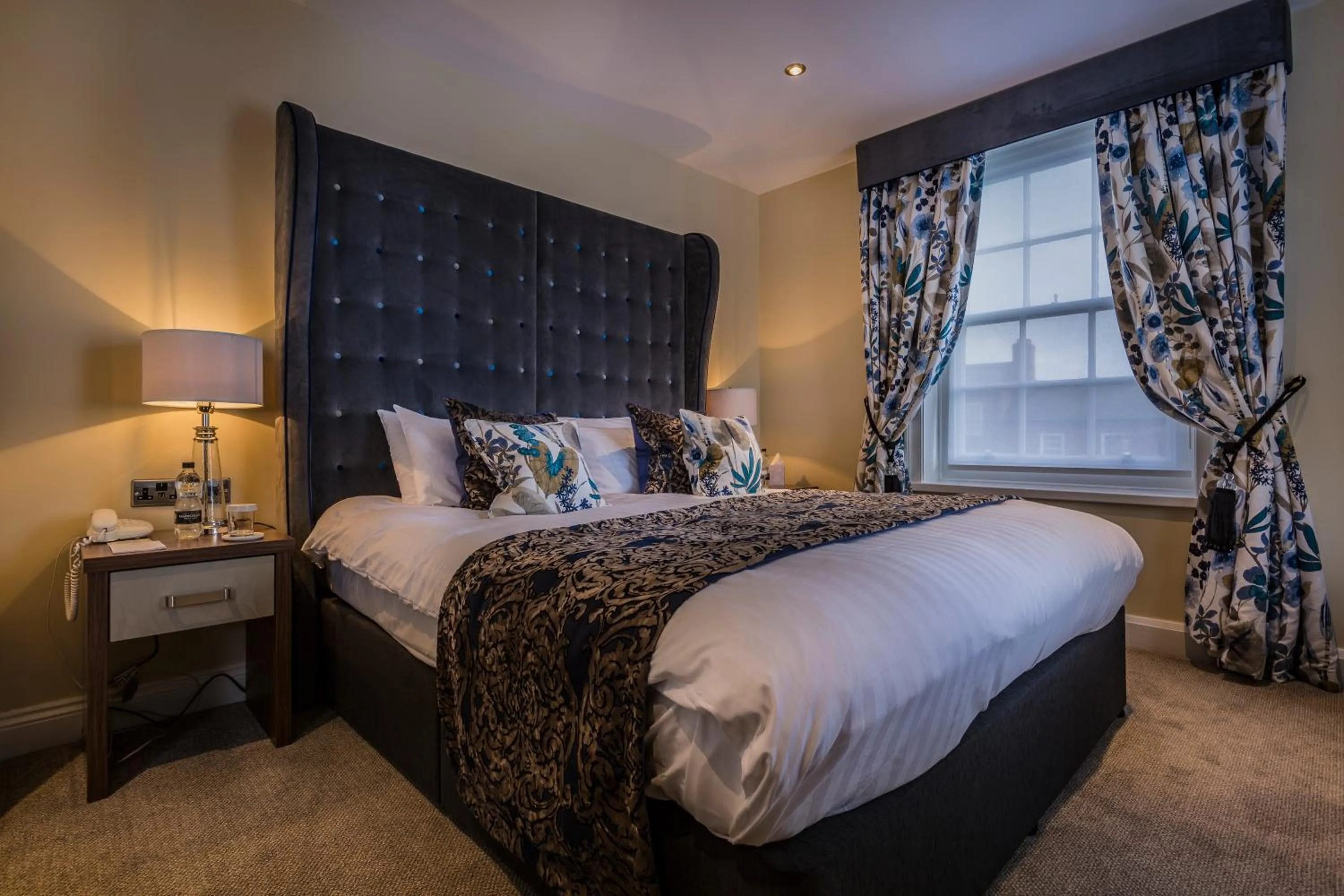 Bedroom, Bed in The Golden Fleece Hotel, Thirsk, North Yorkshire - The Coaching Inn Group