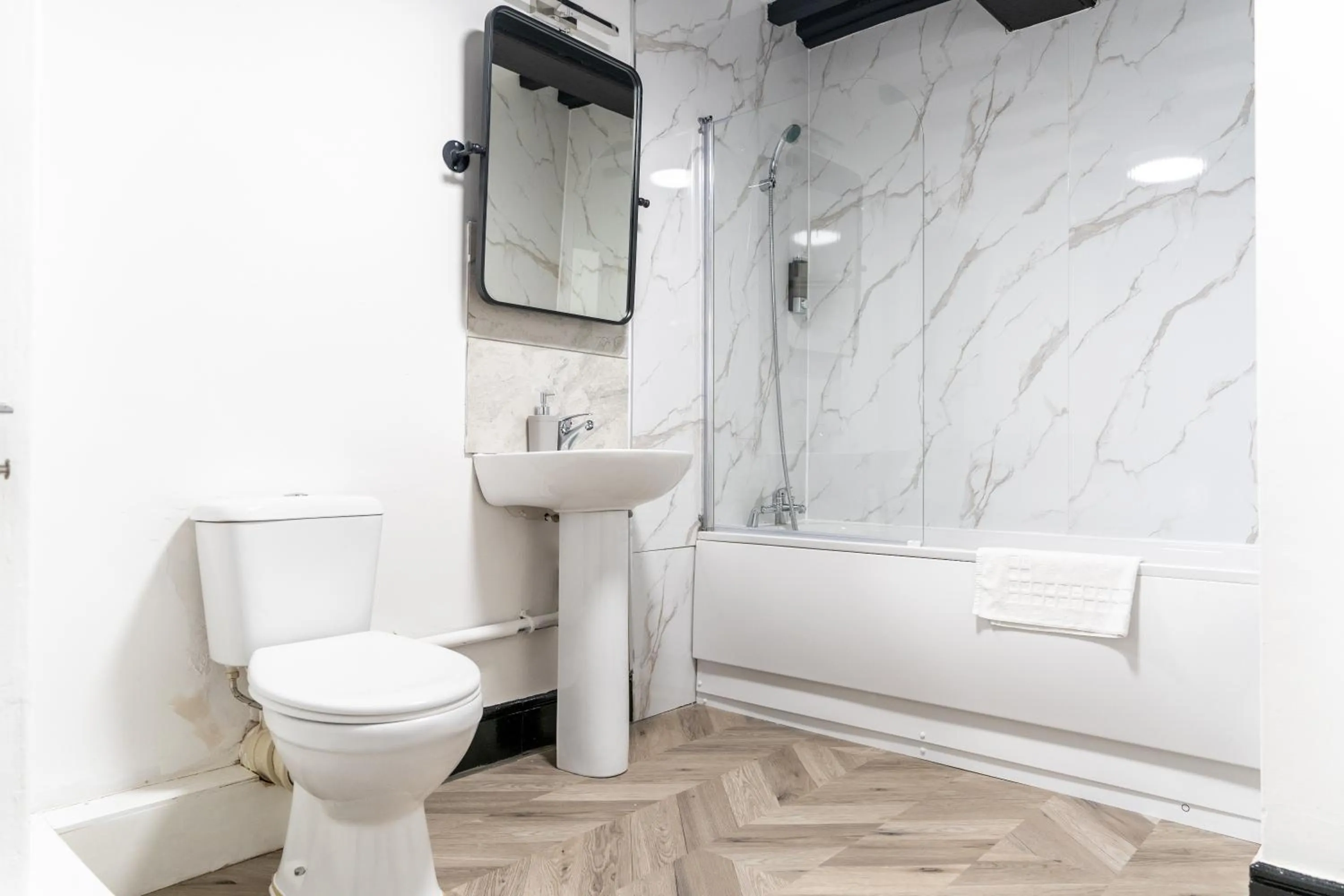 Toilet in Tyger Inn Derby