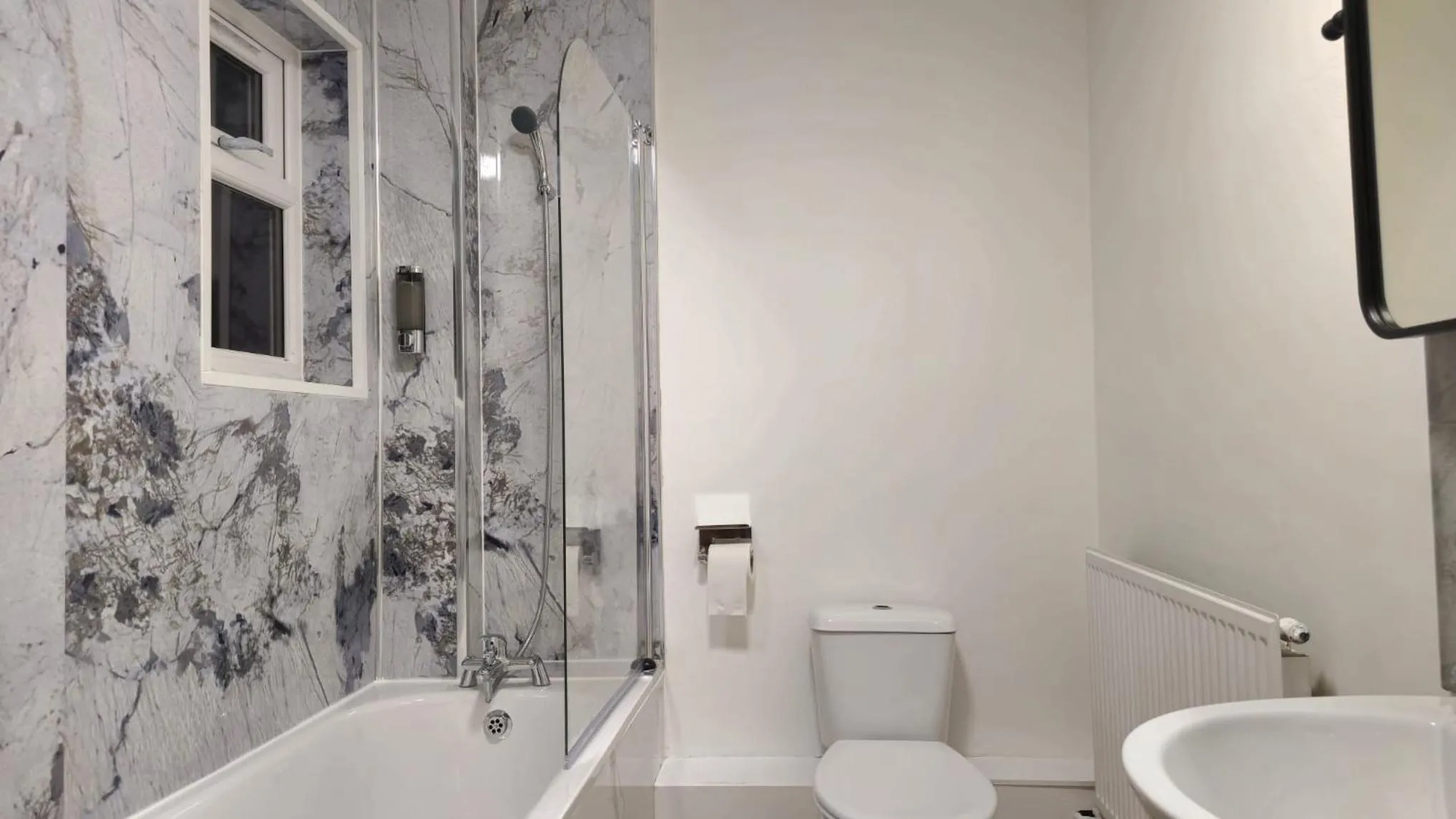 Shower in Tyger Inn Derby