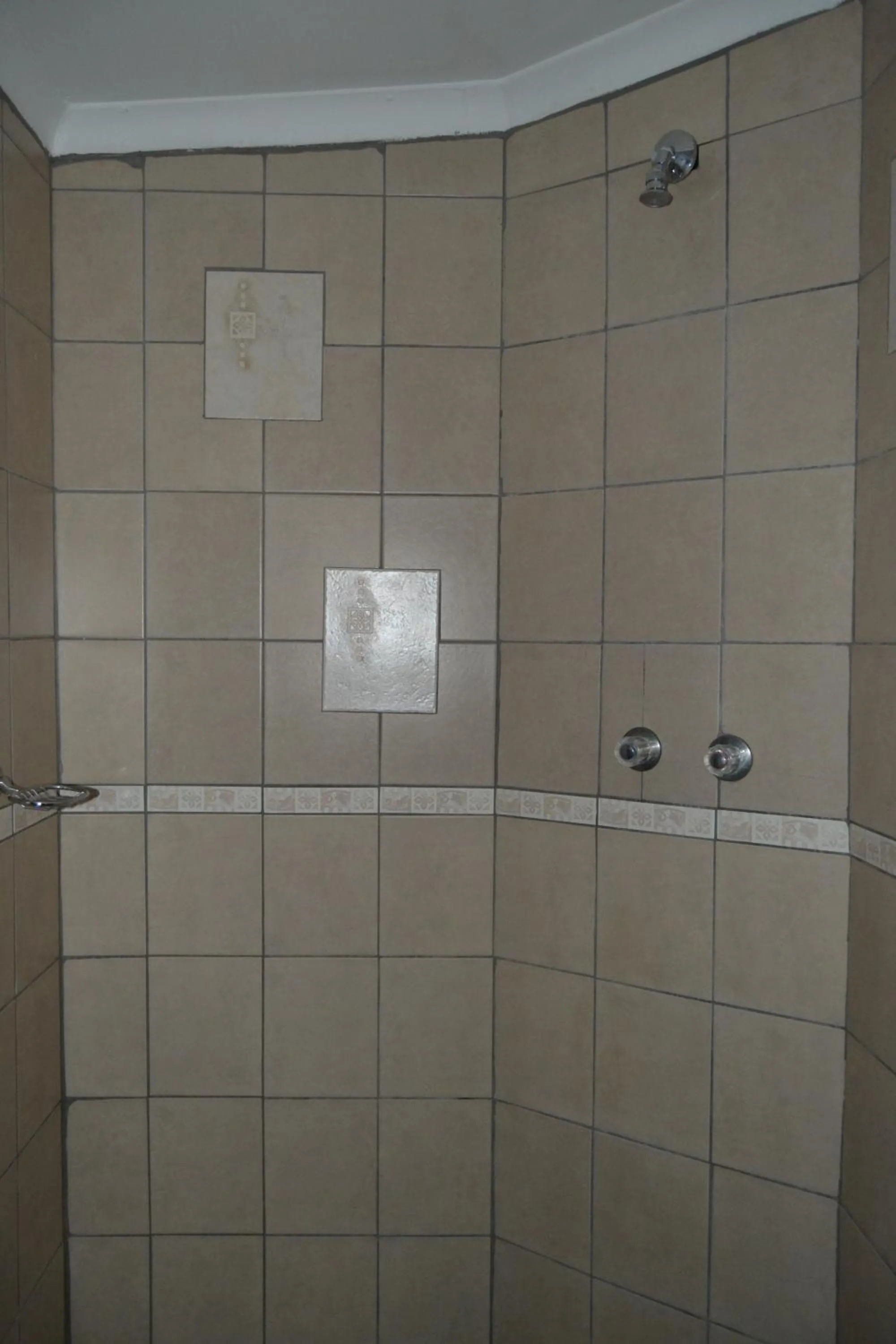 Shower in Kenhardt Hotel