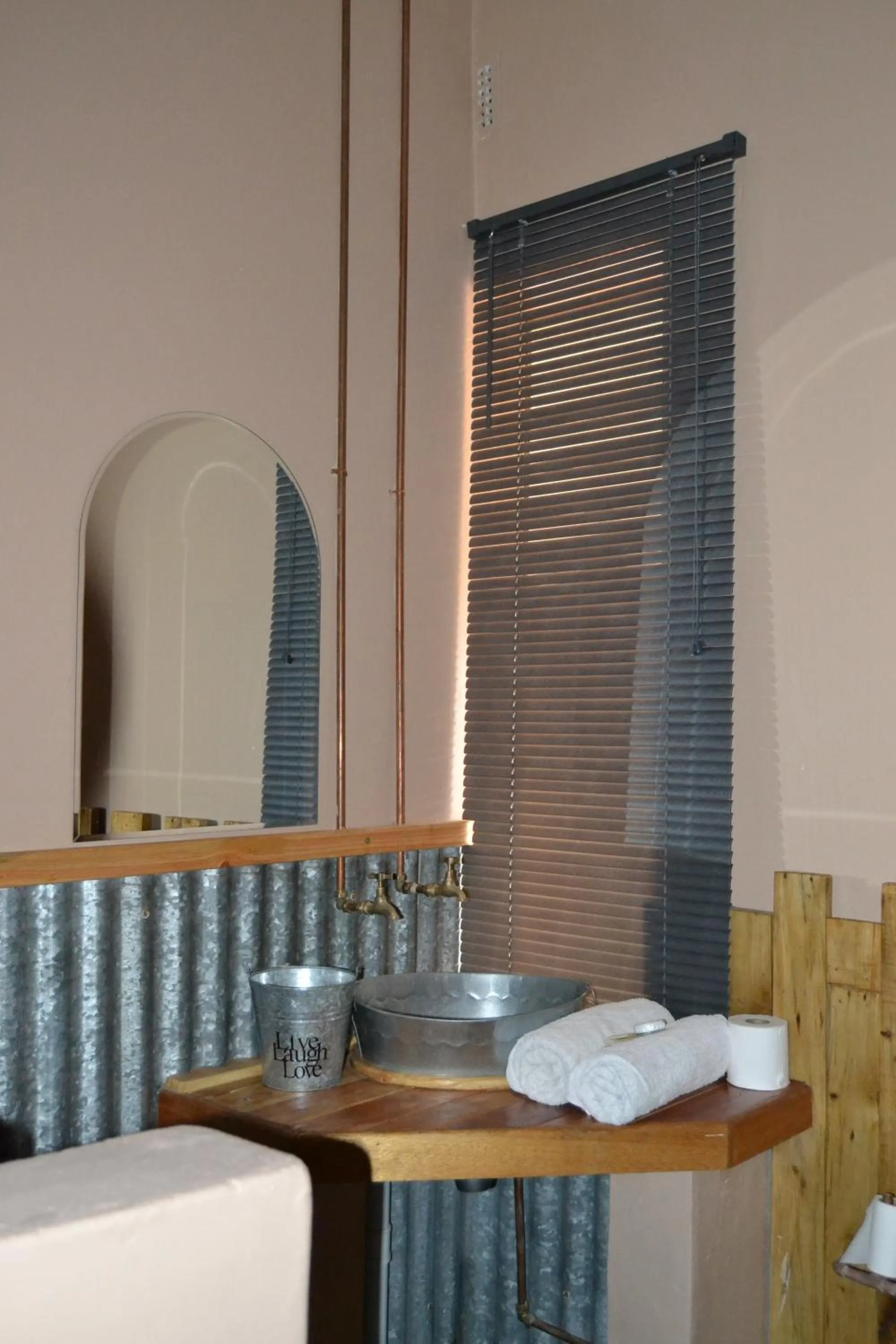 Bathroom in Kenhardt Hotel