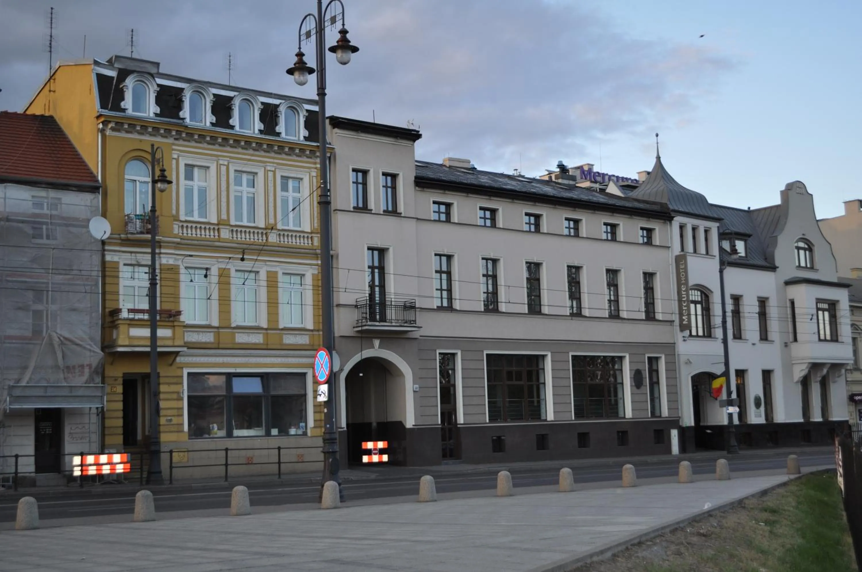 Facade/entrance in OperaHostel