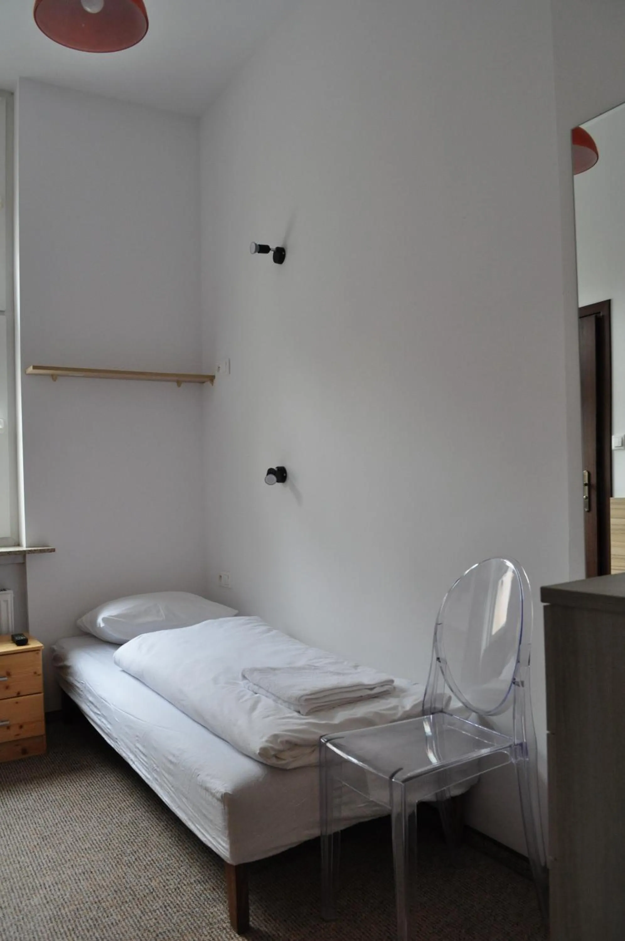 Photo of the whole room, Bed in OperaHostel