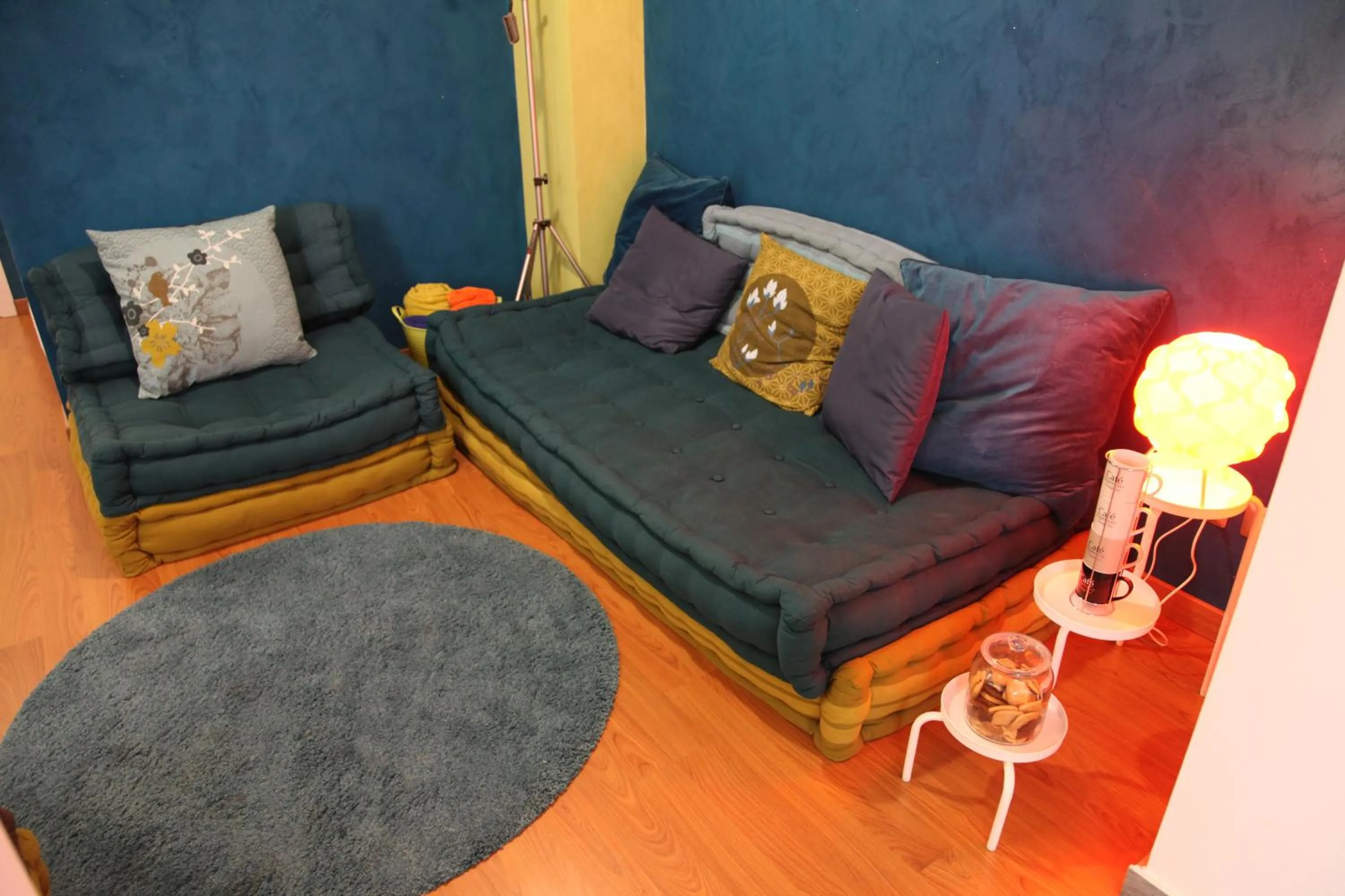 Restaurant/places to eat in Atmos Luxe Navigli