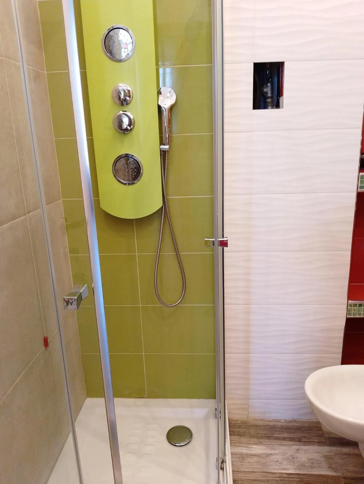 Shower in Atmos Luxe Navigli