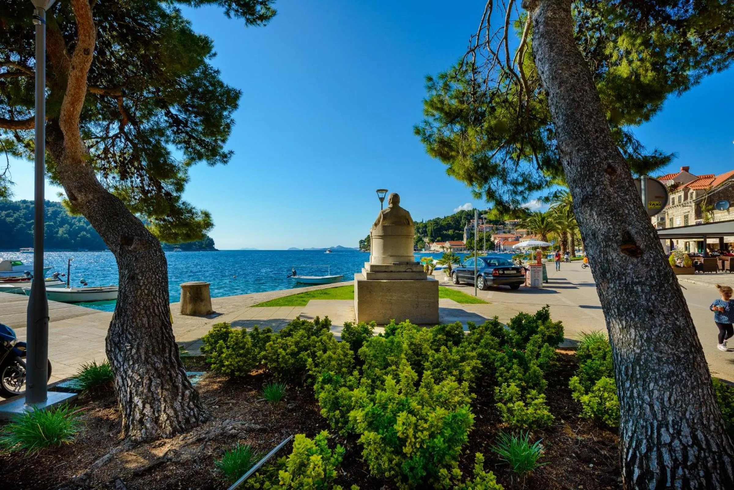 Neighbourhood in Apartments & Rooms Mihajica