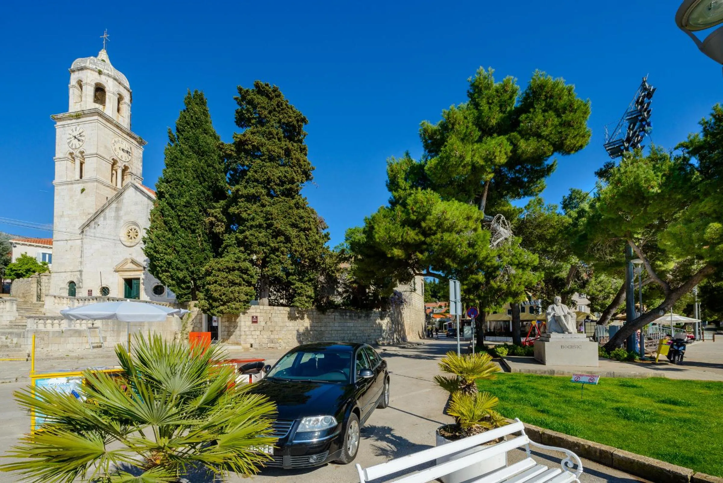 Neighbourhood in Apartments & Rooms Mihajica