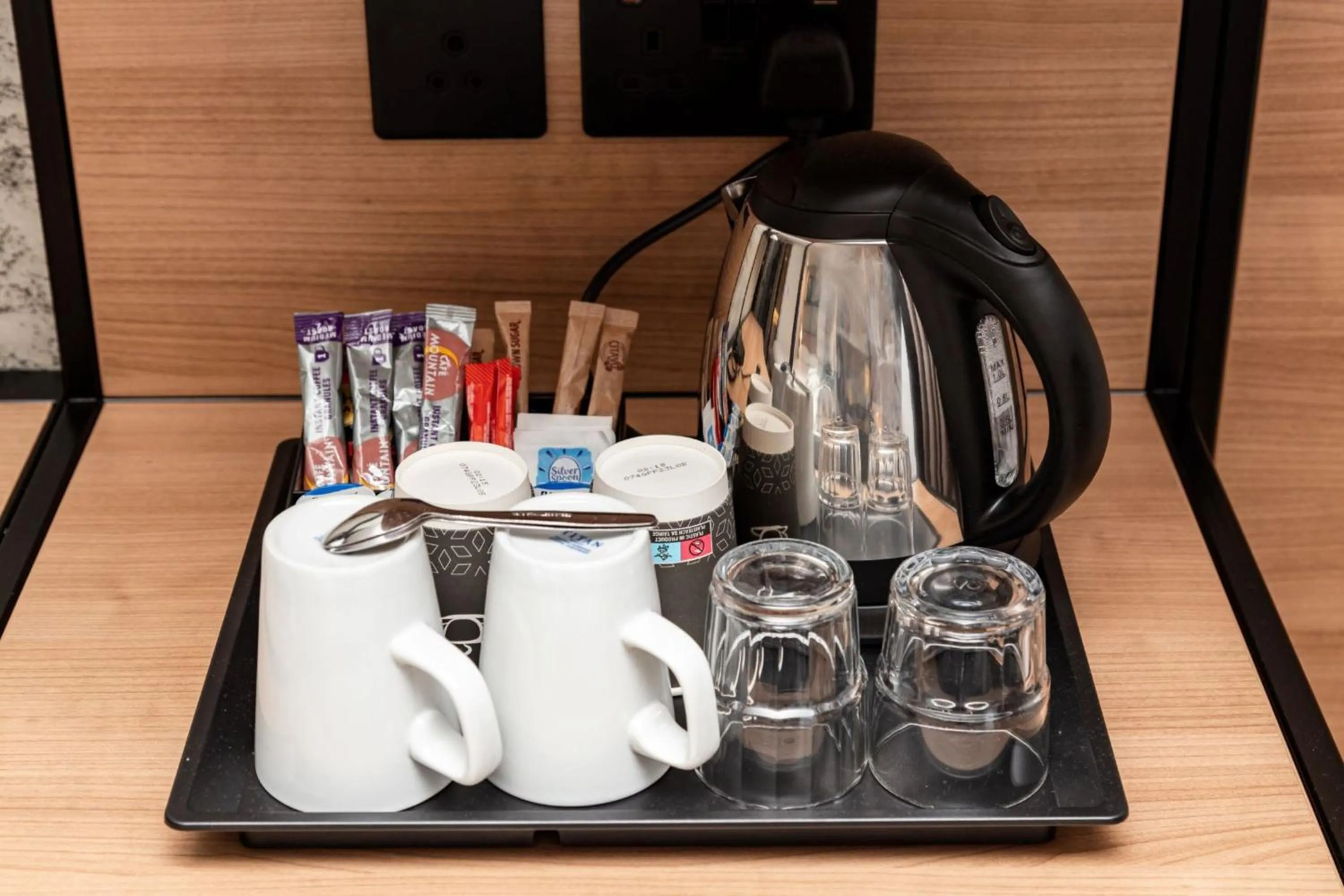 Coffee/tea facilities in ibis Coleraine Riverside