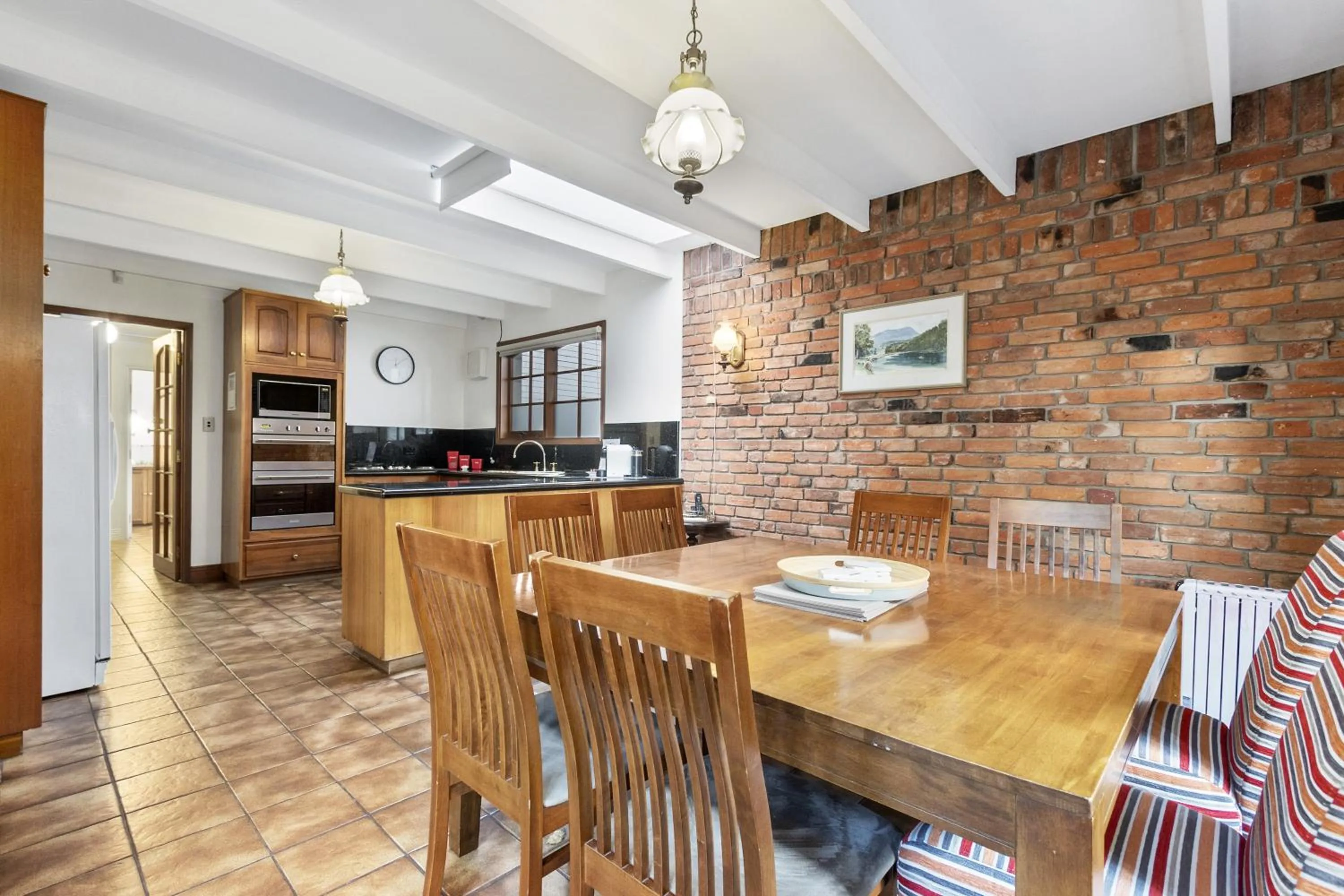 Kitchen or kitchenette in Grosvenor Court Apartments