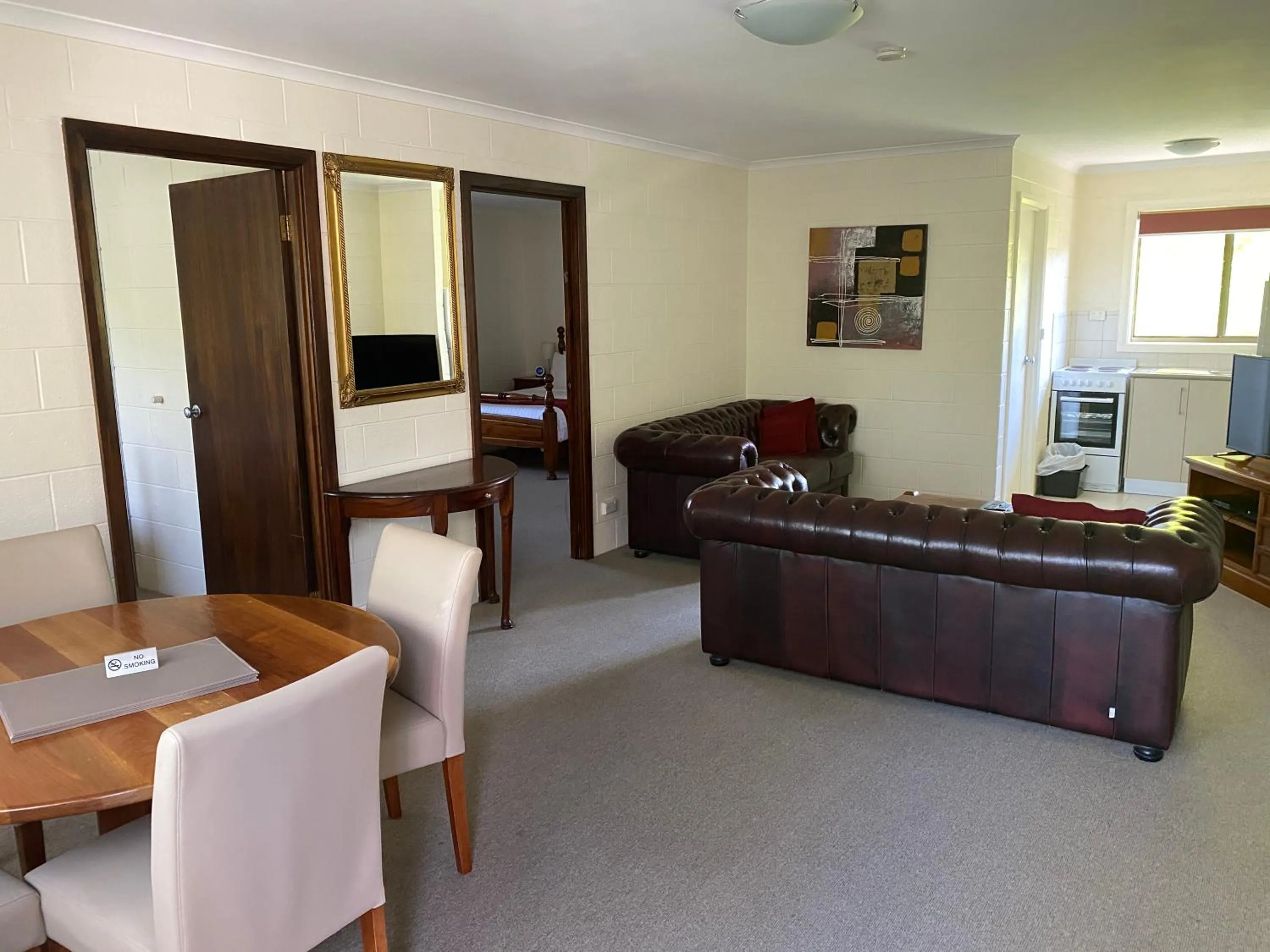 Living room in Grosvenor Court Apartments