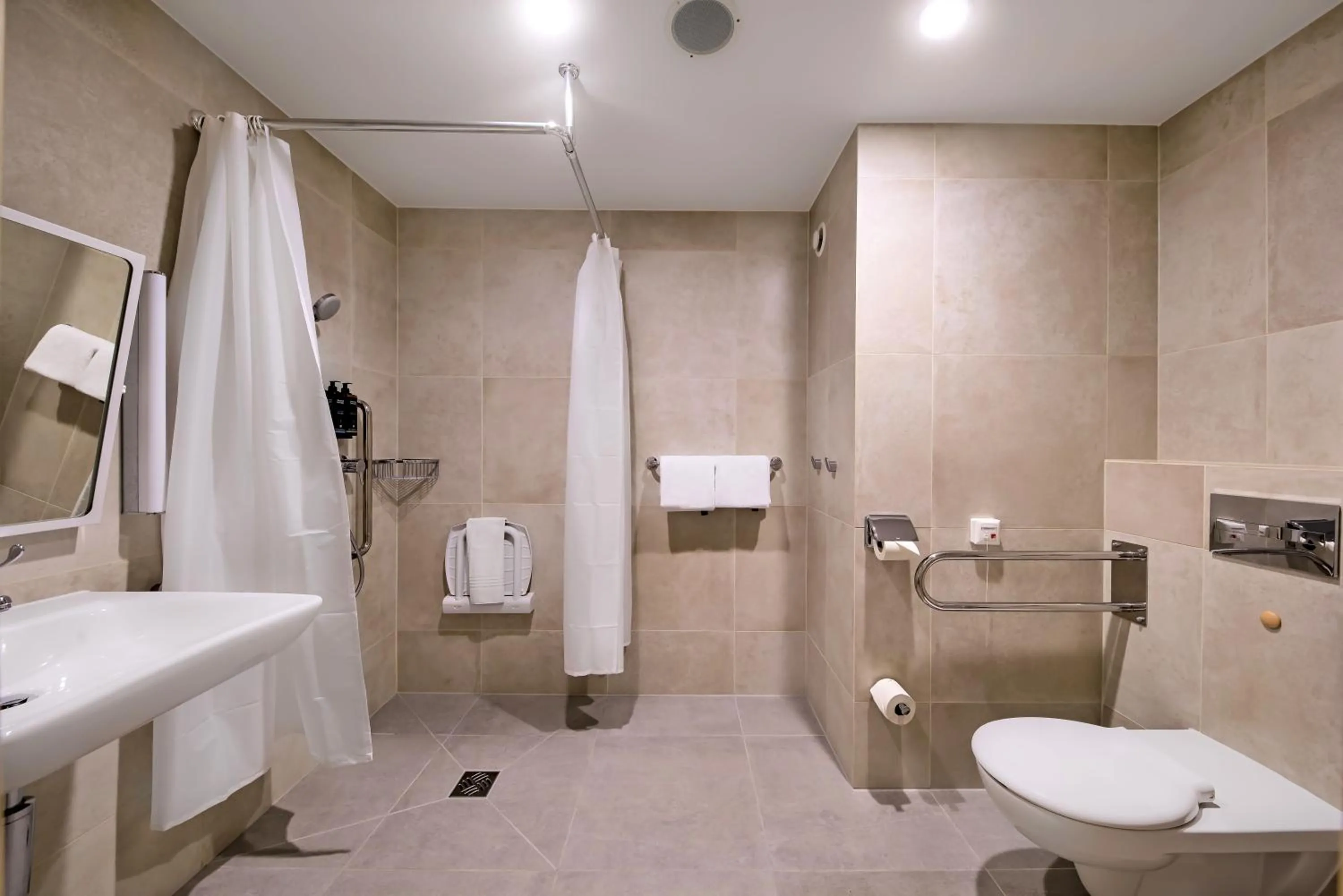 Bathroom in Mercure Gdańsk Posejdon