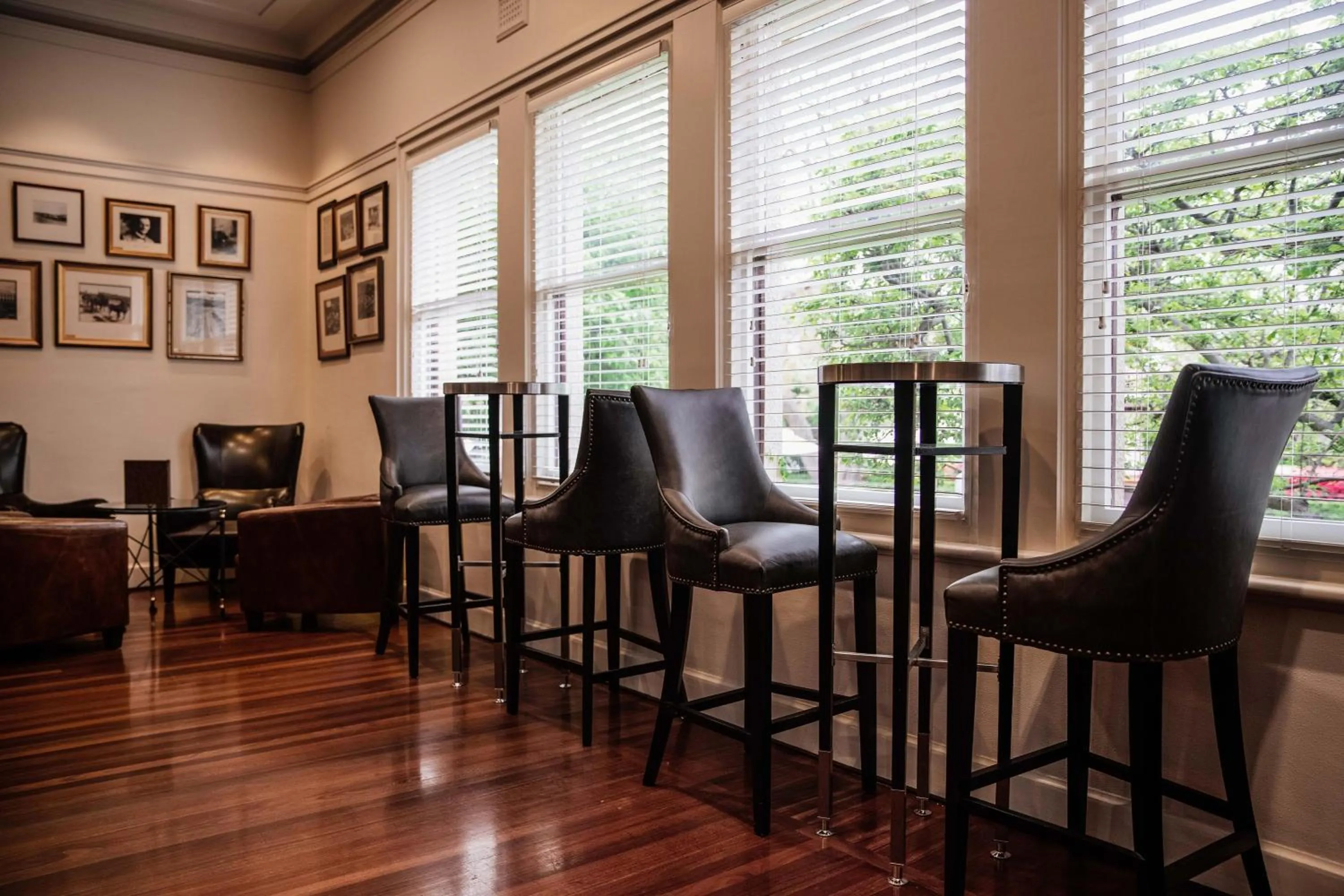 Lounge or bar in Hyatt Hotel Canberra - A Park Hyatt Hotel