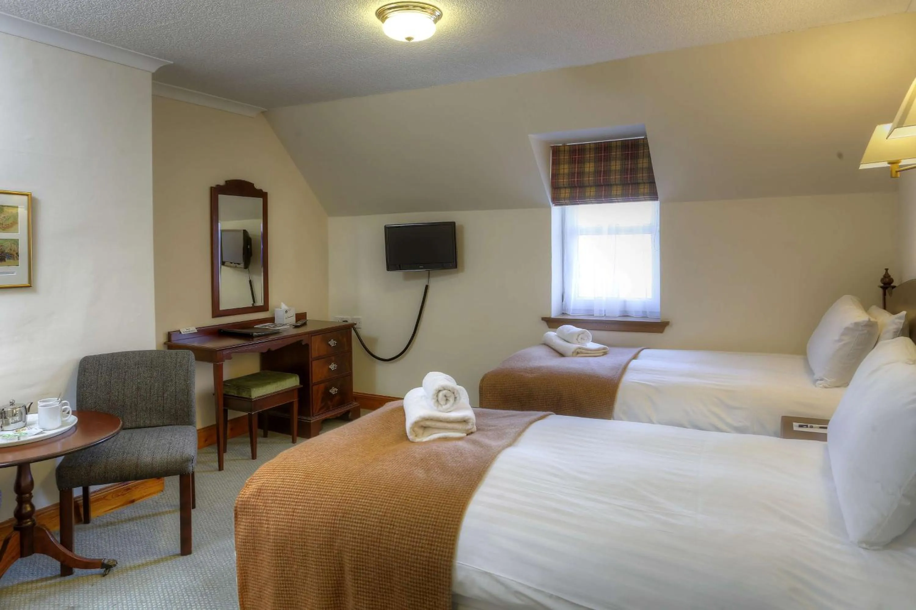 Photo of the whole room, Bed in BEST WESTERN The Crianlarich Hotel