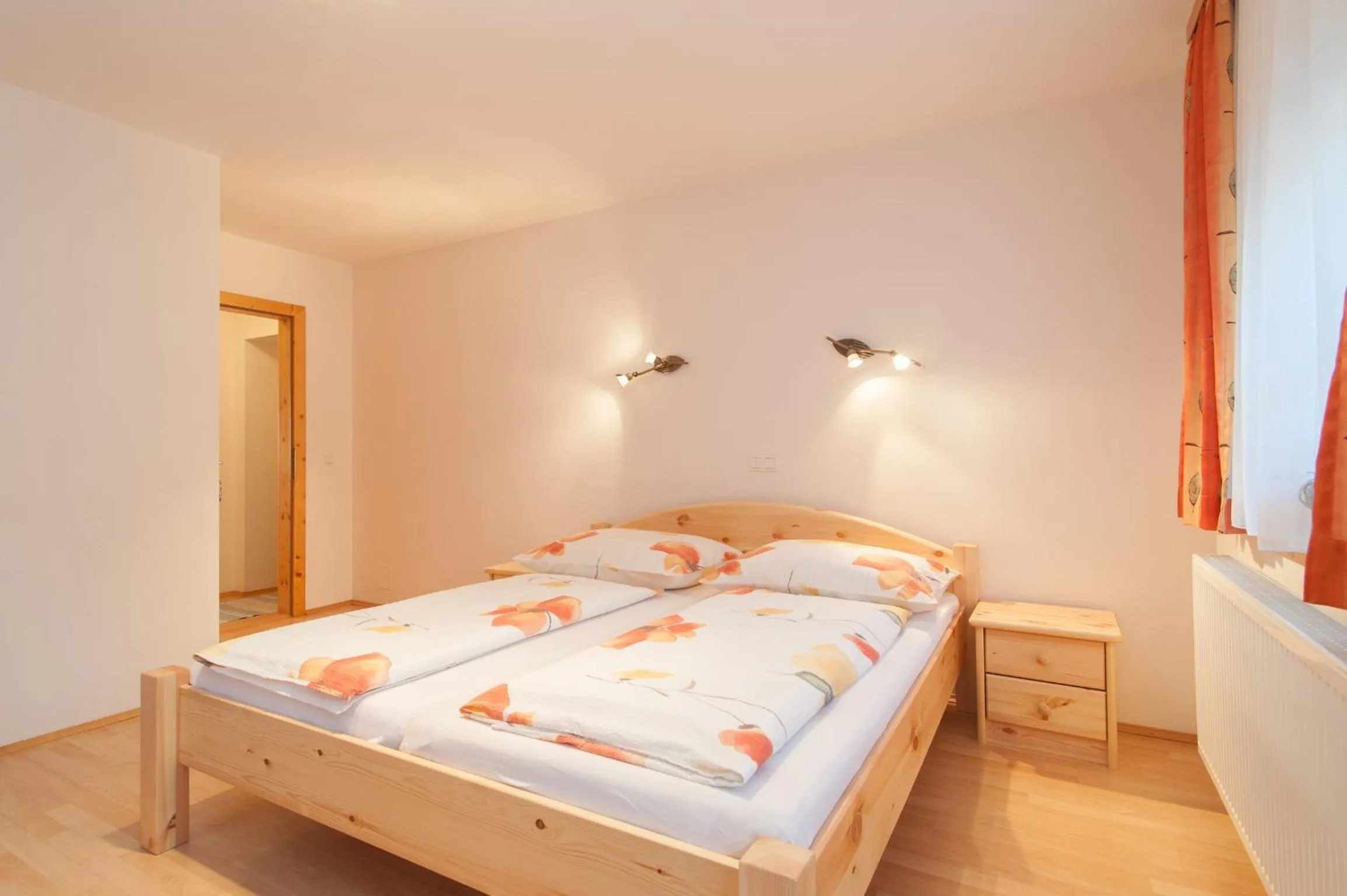 Photo of the whole room in Lug ins Land