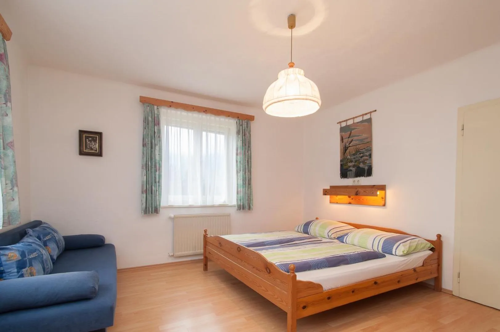 Bedroom in Lug ins Land