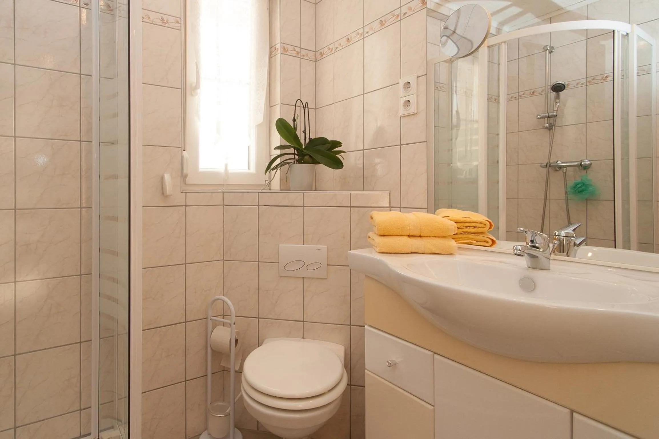 Photo of the whole room in Lug ins Land