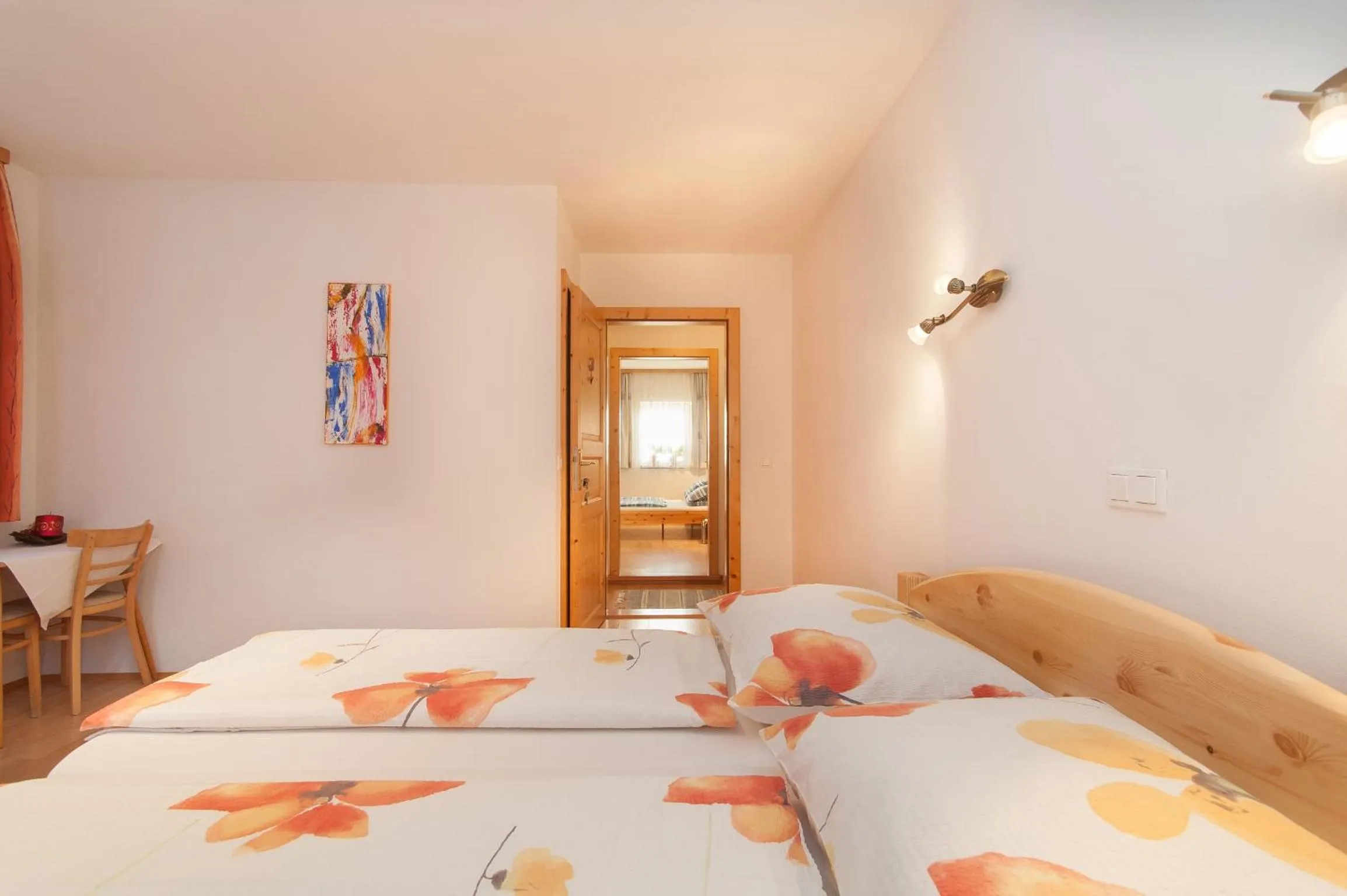 Photo of the whole room in Lug ins Land