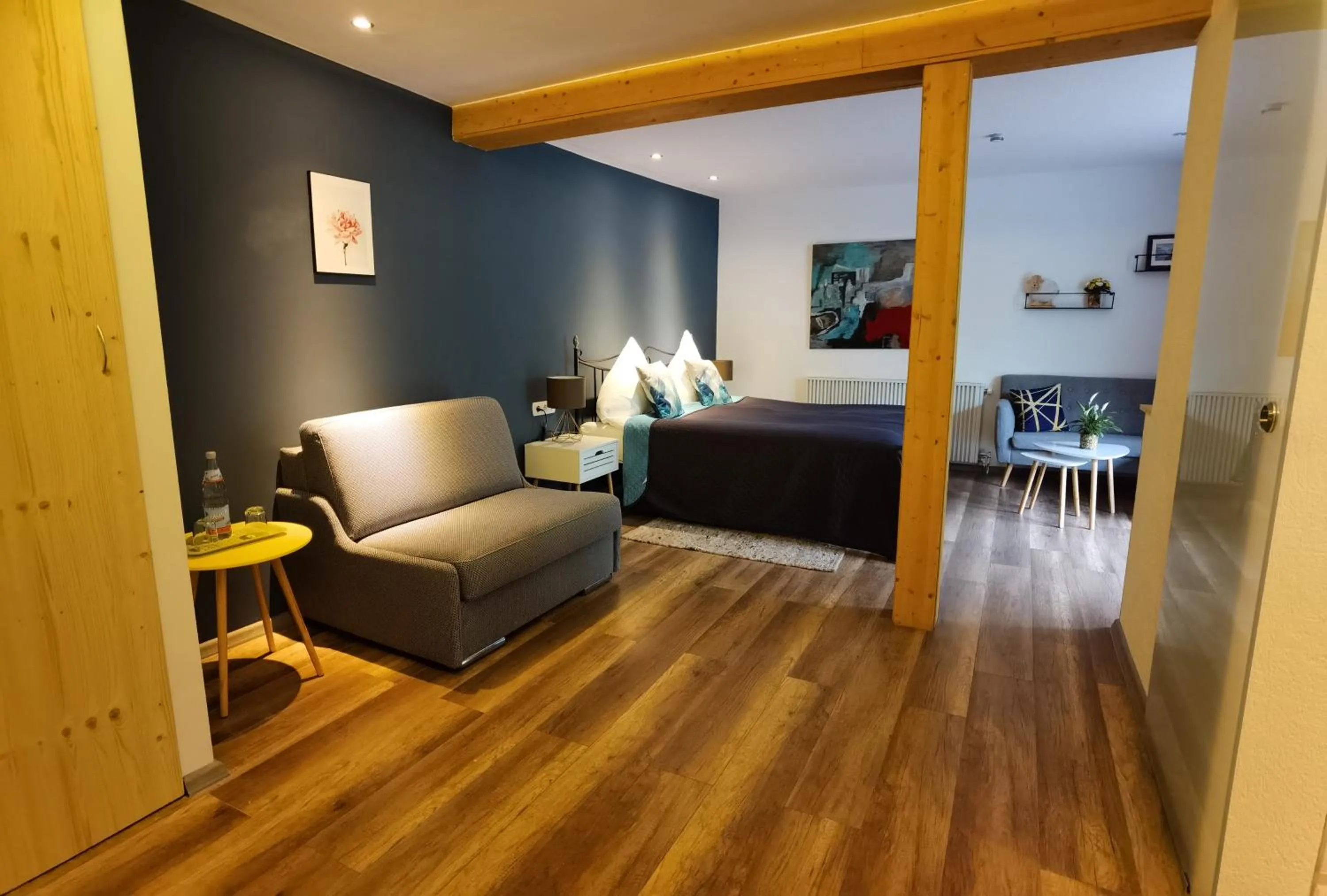 Photo of the whole room, Bed in Das Waldhaus