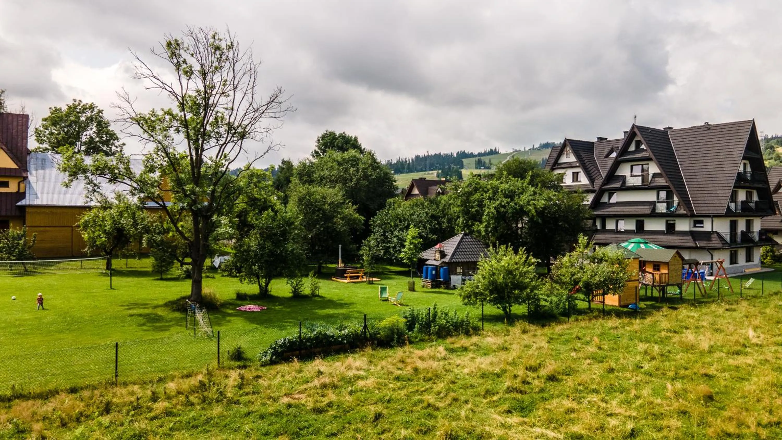 Garden view in DOM WYPOCZYNKOWY ŻAK