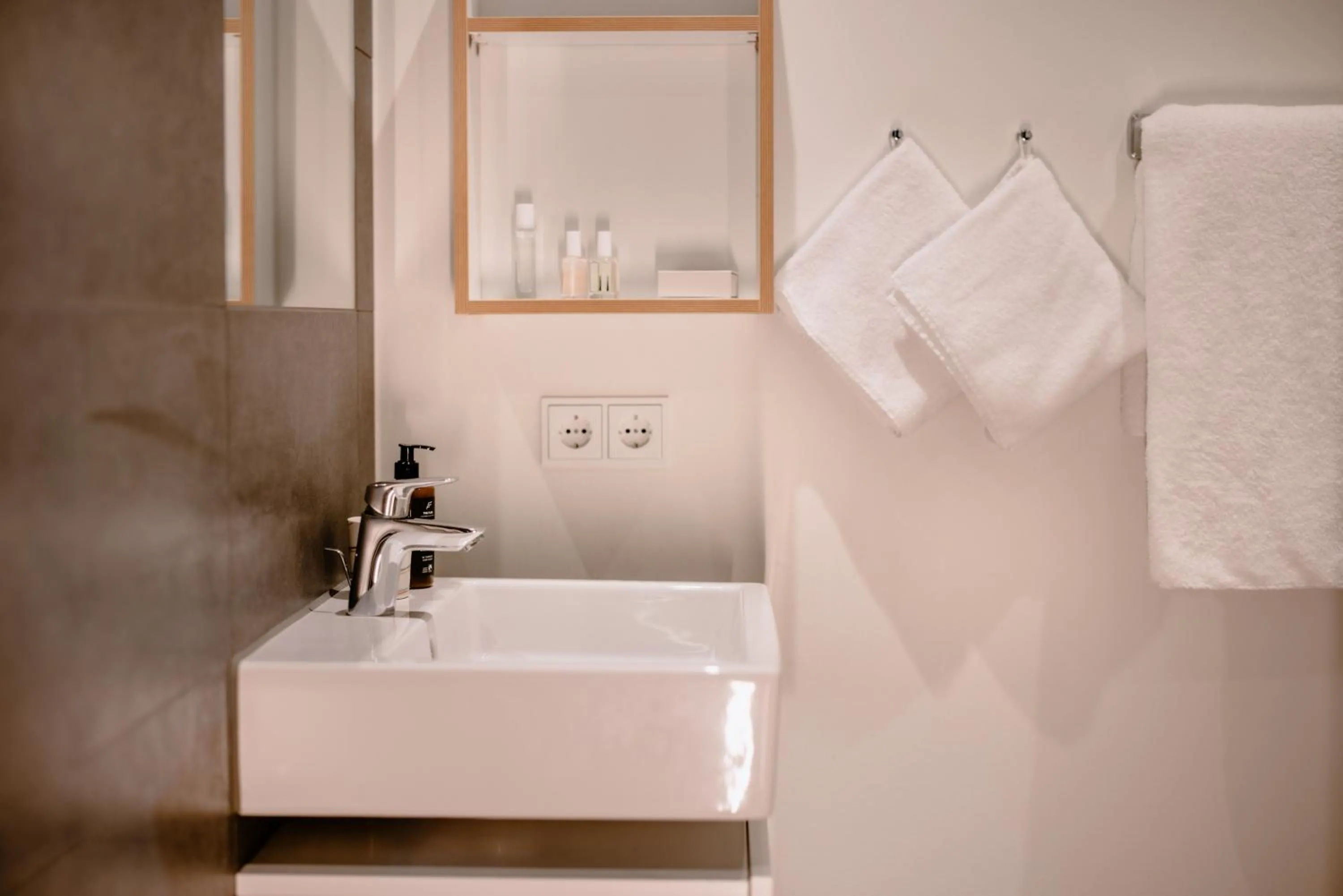 Bathroom in THE FLAG München M.