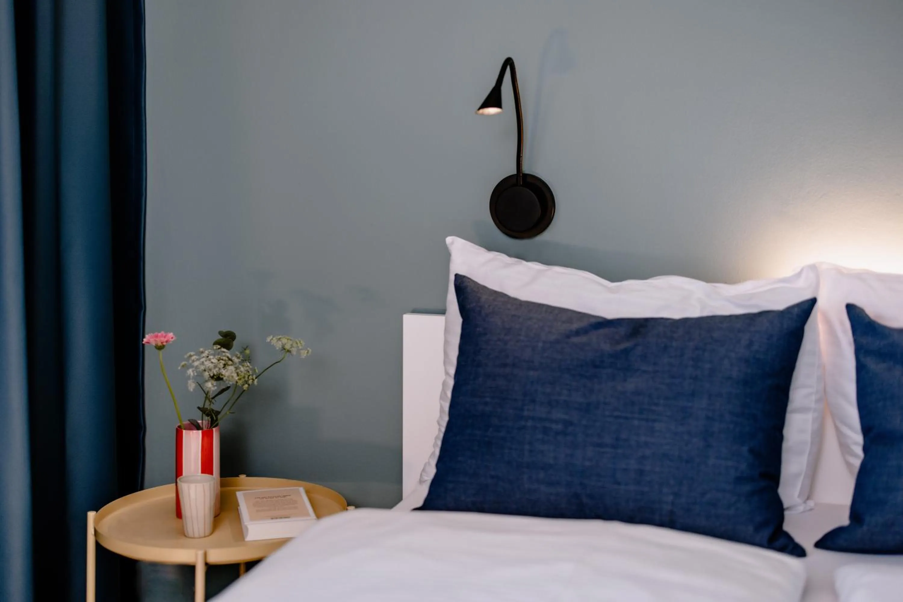 Bed in THE FLAG München M.