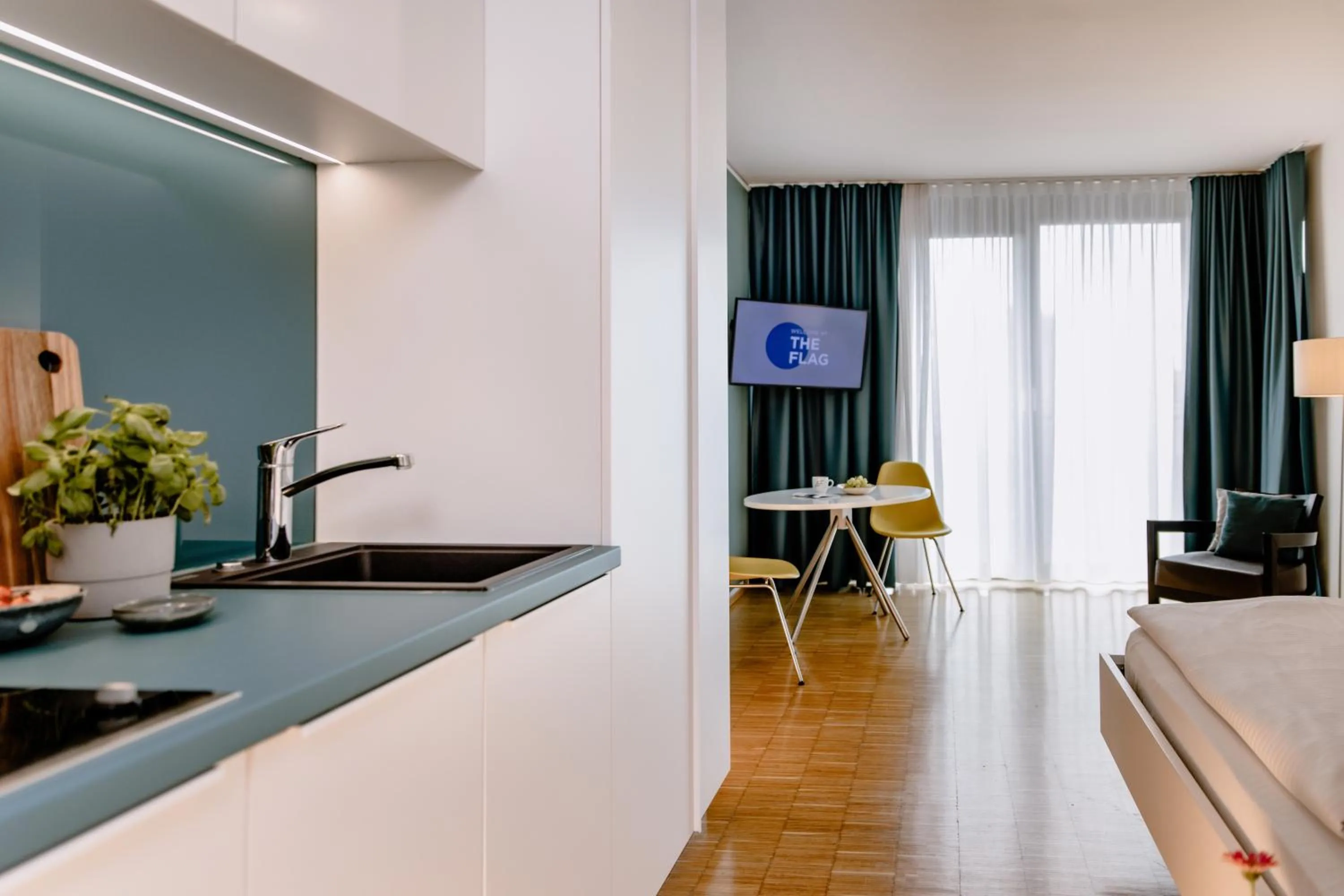 Dining area in THE FLAG München M.