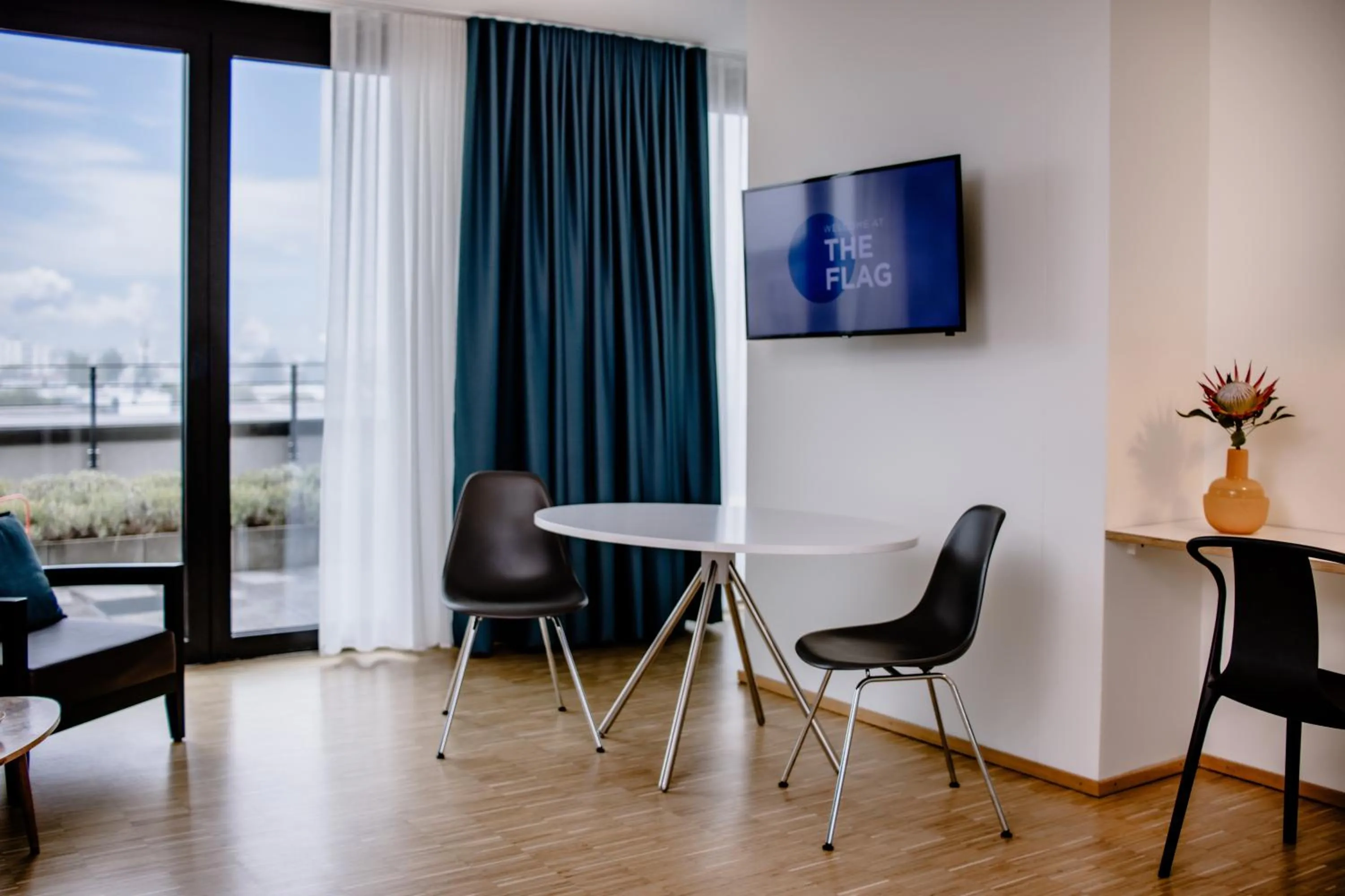 Seating area in THE FLAG München M.