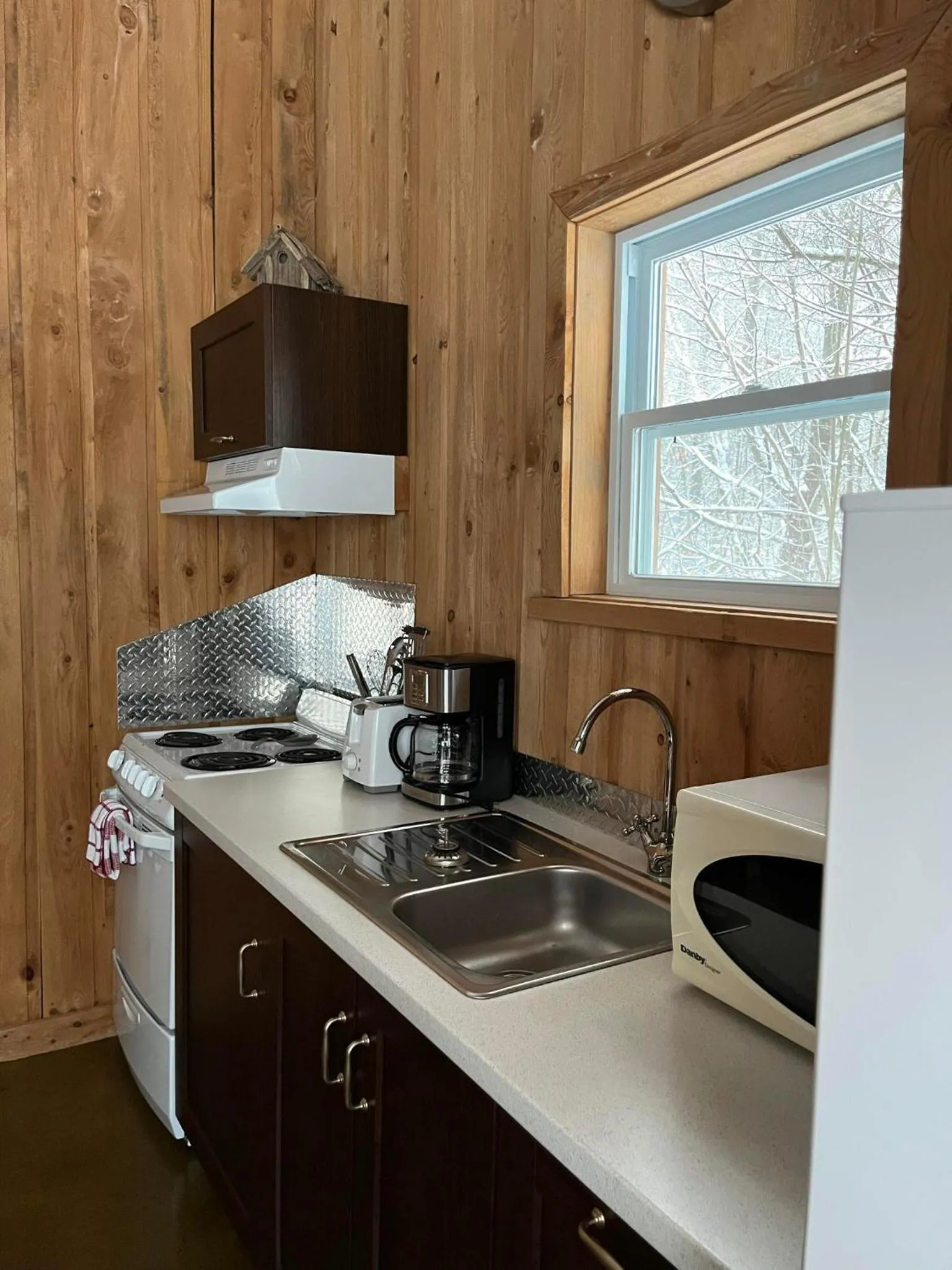 Kitchen or kitchenette in Chalets du Domaine Yamaska