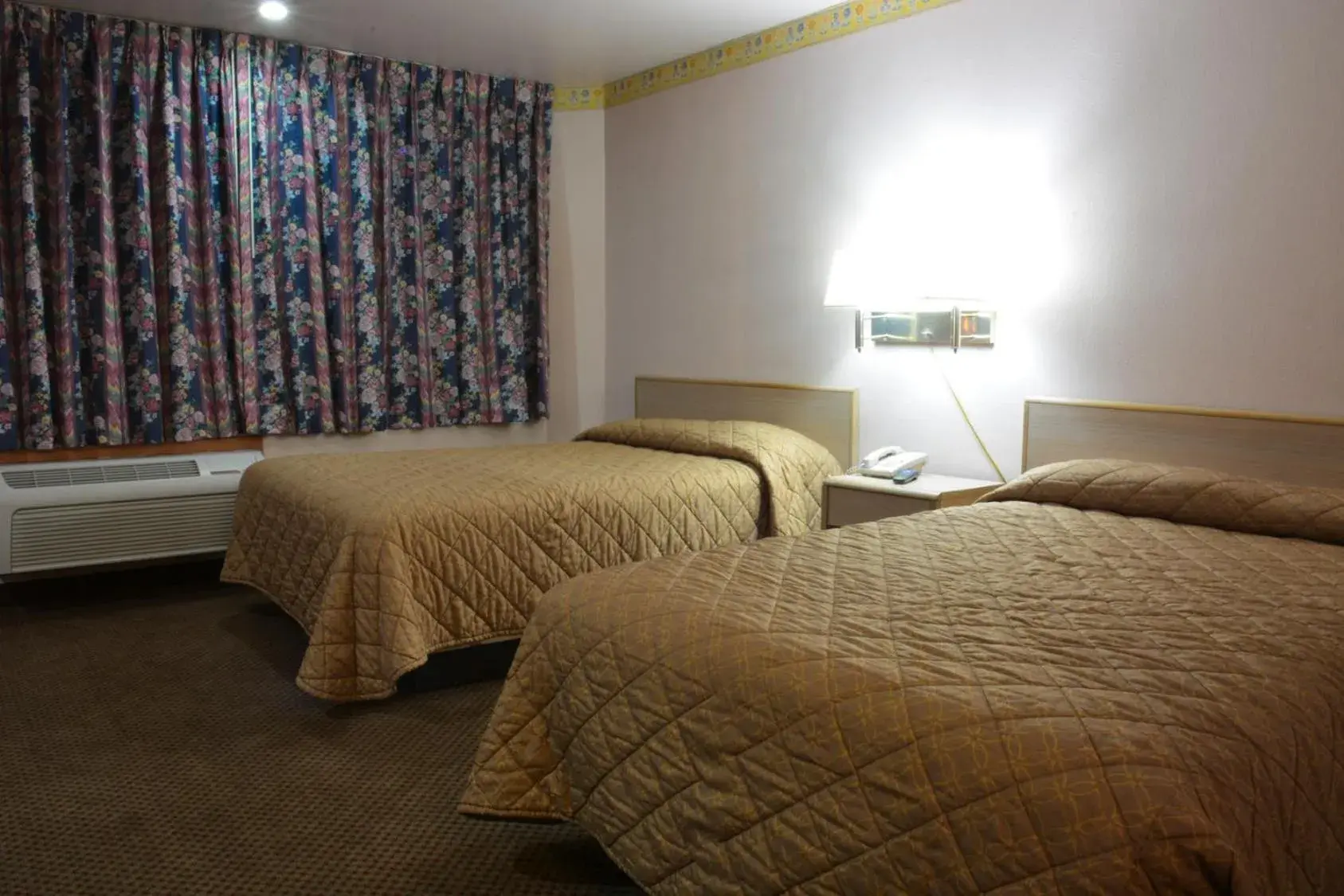 Double Room with Two Double Beds in The Flamingo Motel San Jose Double Room with Two Double Beds in The Flamingo Motel San Jose