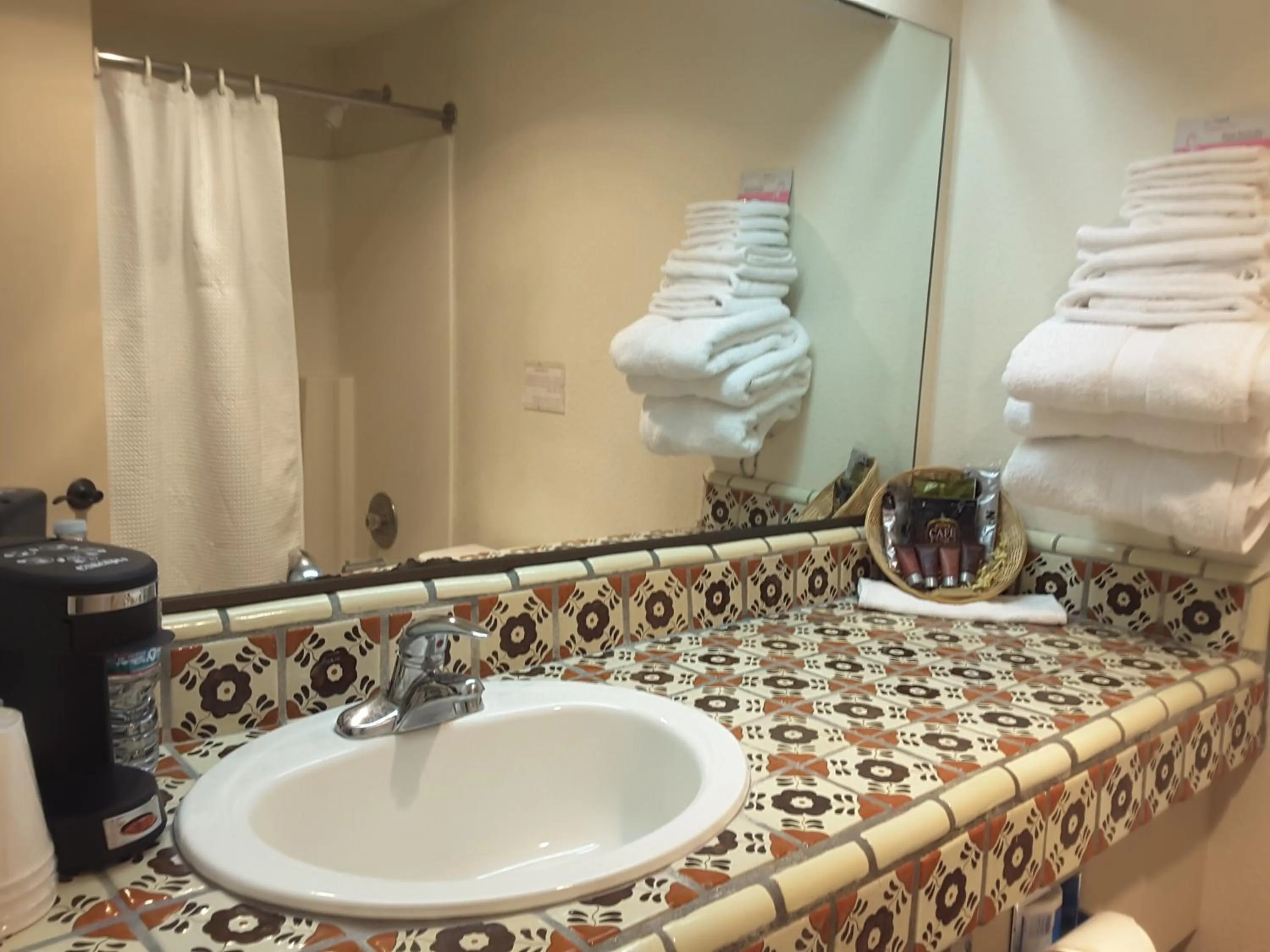 Photo of the whole room in Beaver Creek Inn