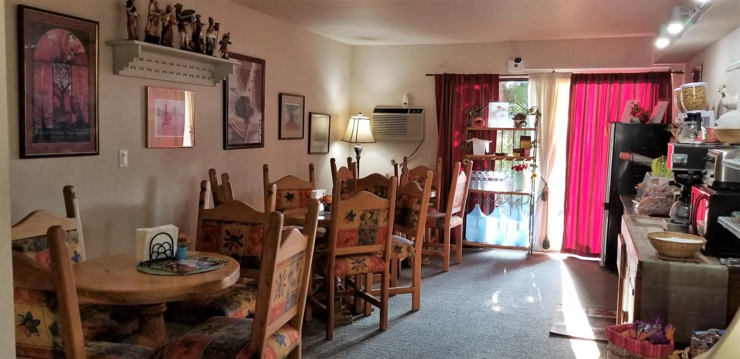 Breakfast in Beaver Creek Inn