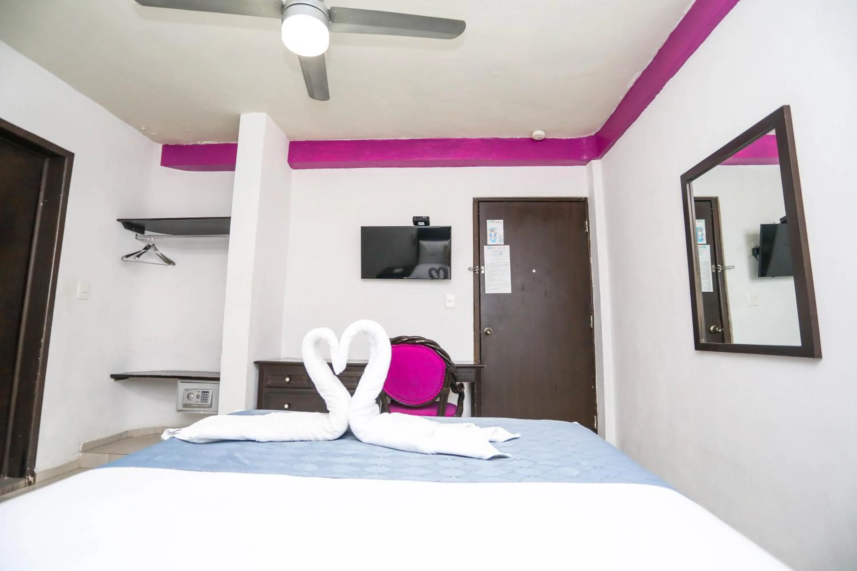 Photo of the whole room, Bed in Pa´Xa Mama Hotel Boutique