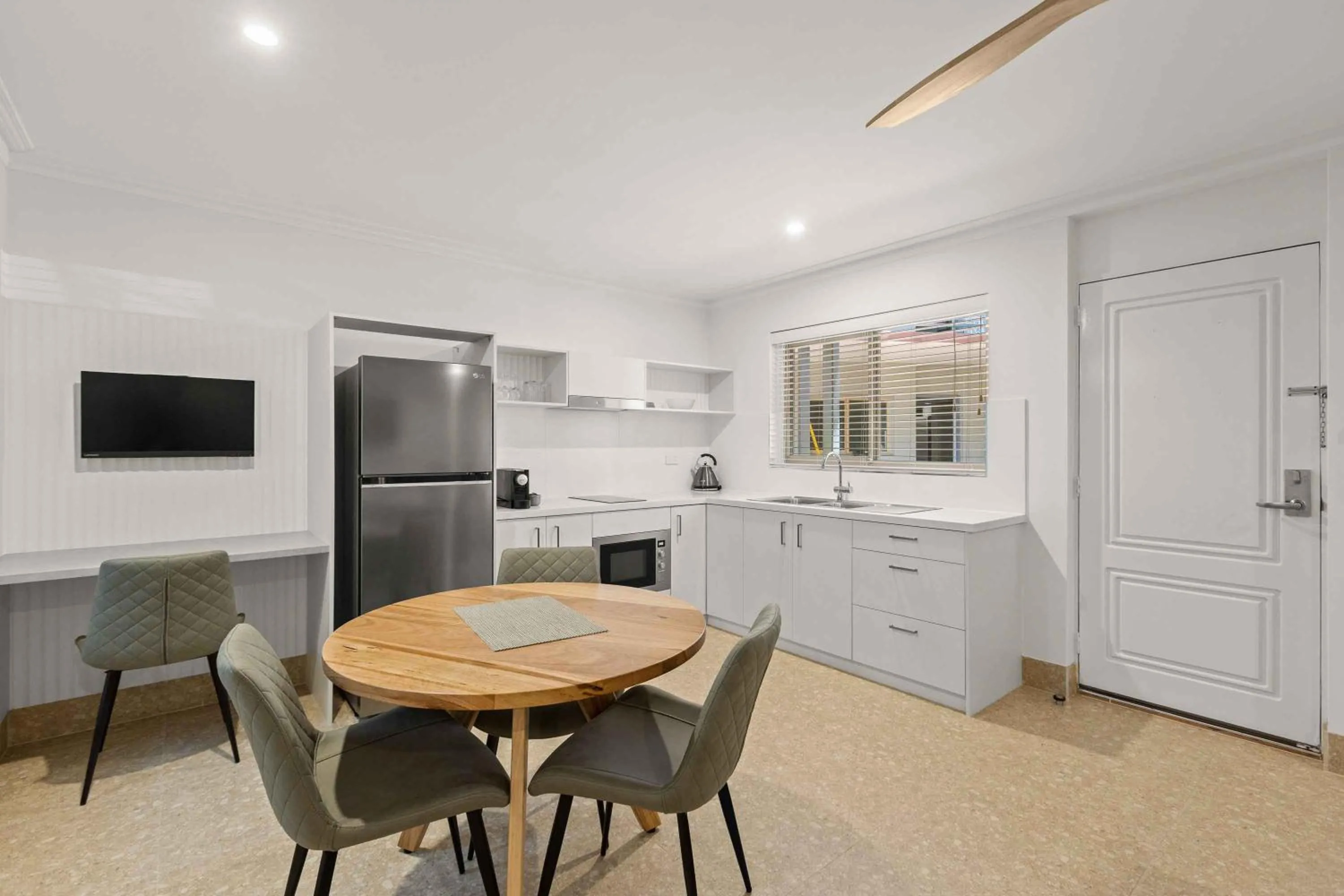 Dining area in Moonlight Bay Suites