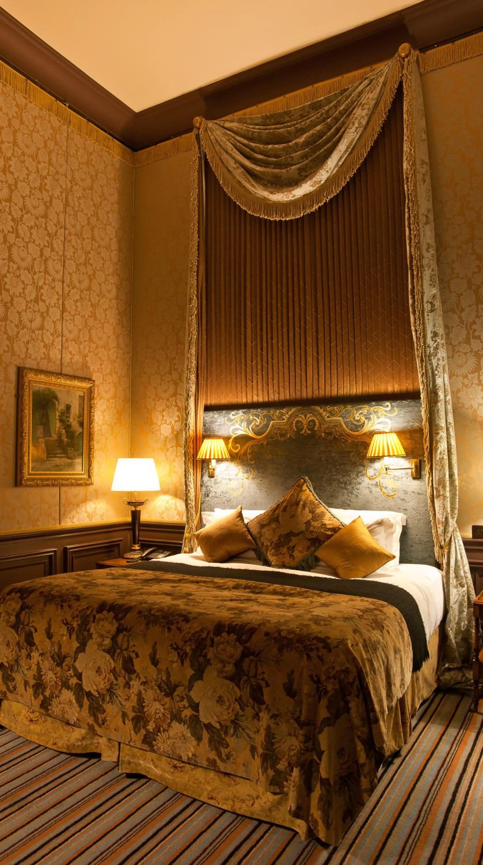 Bed in The Merchant Hotel