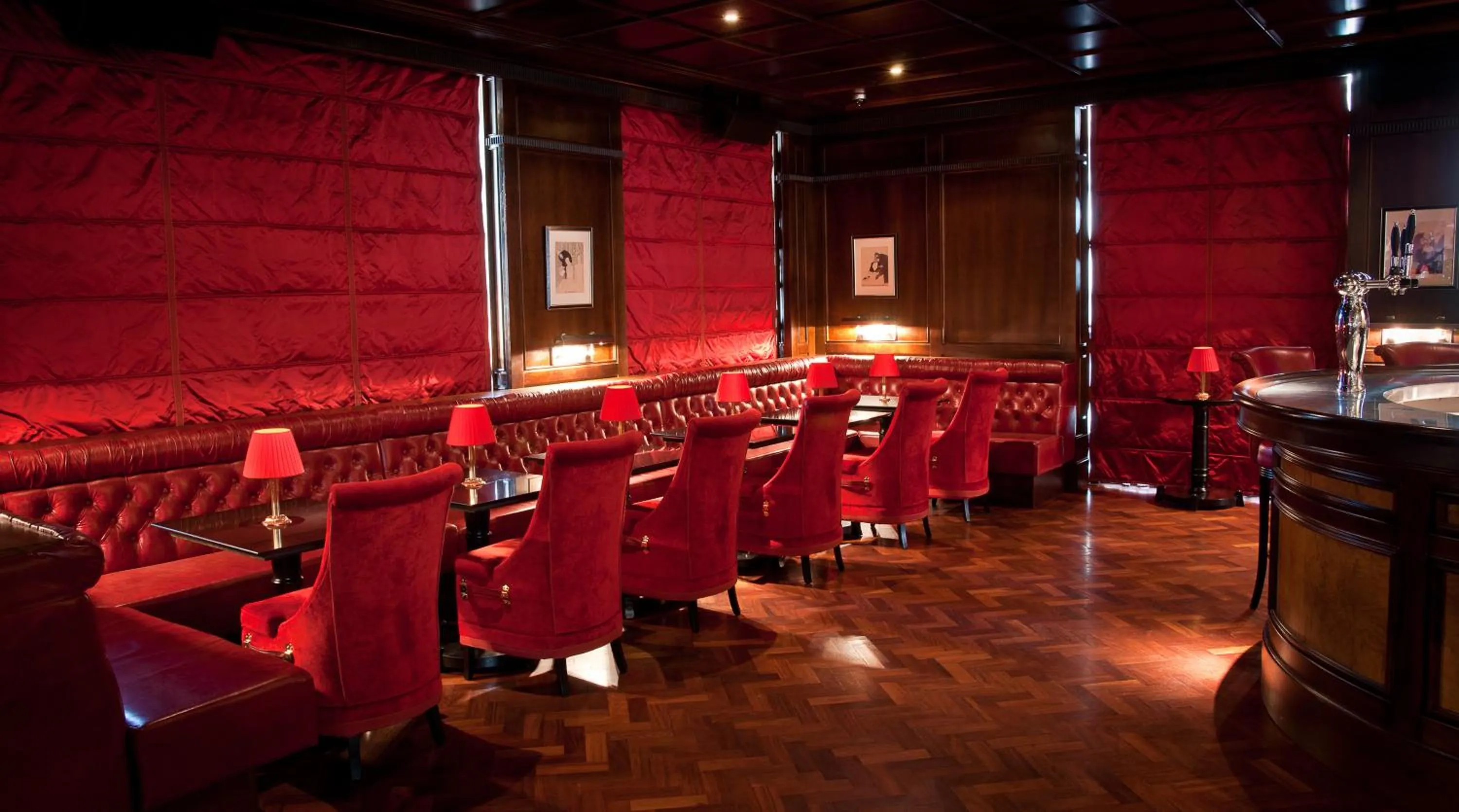 Nightclub / DJ in The Merchant Hotel