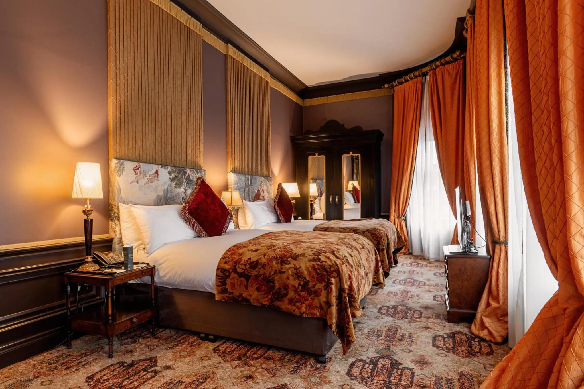 Bed in The Merchant Hotel