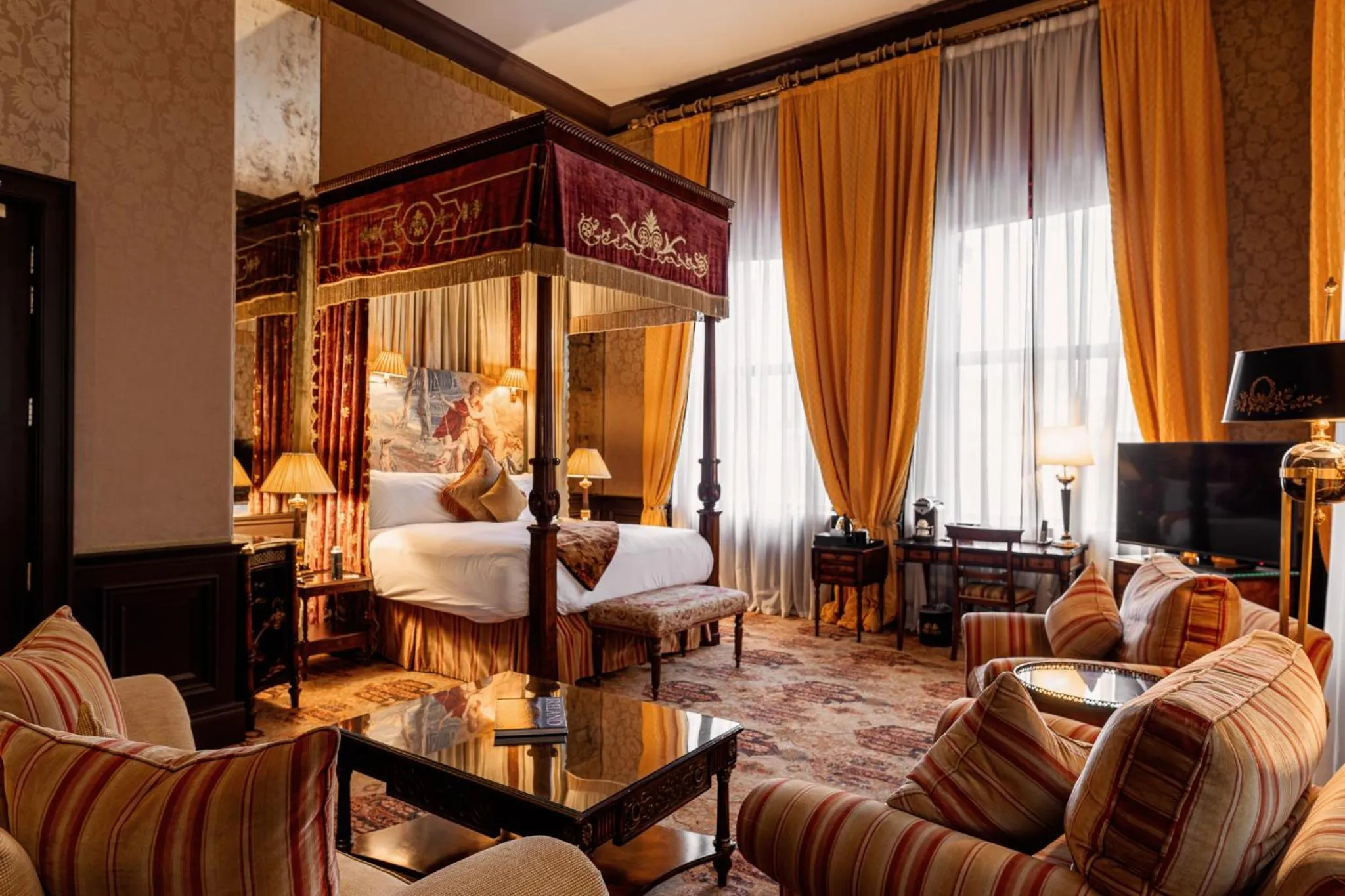 Bed in The Merchant Hotel