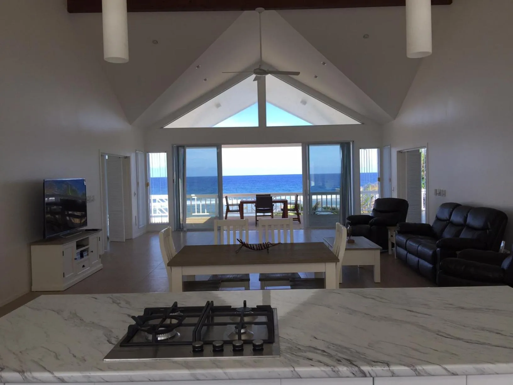 Photo of the whole room in Seaside Beachfront Villas Rarotonga